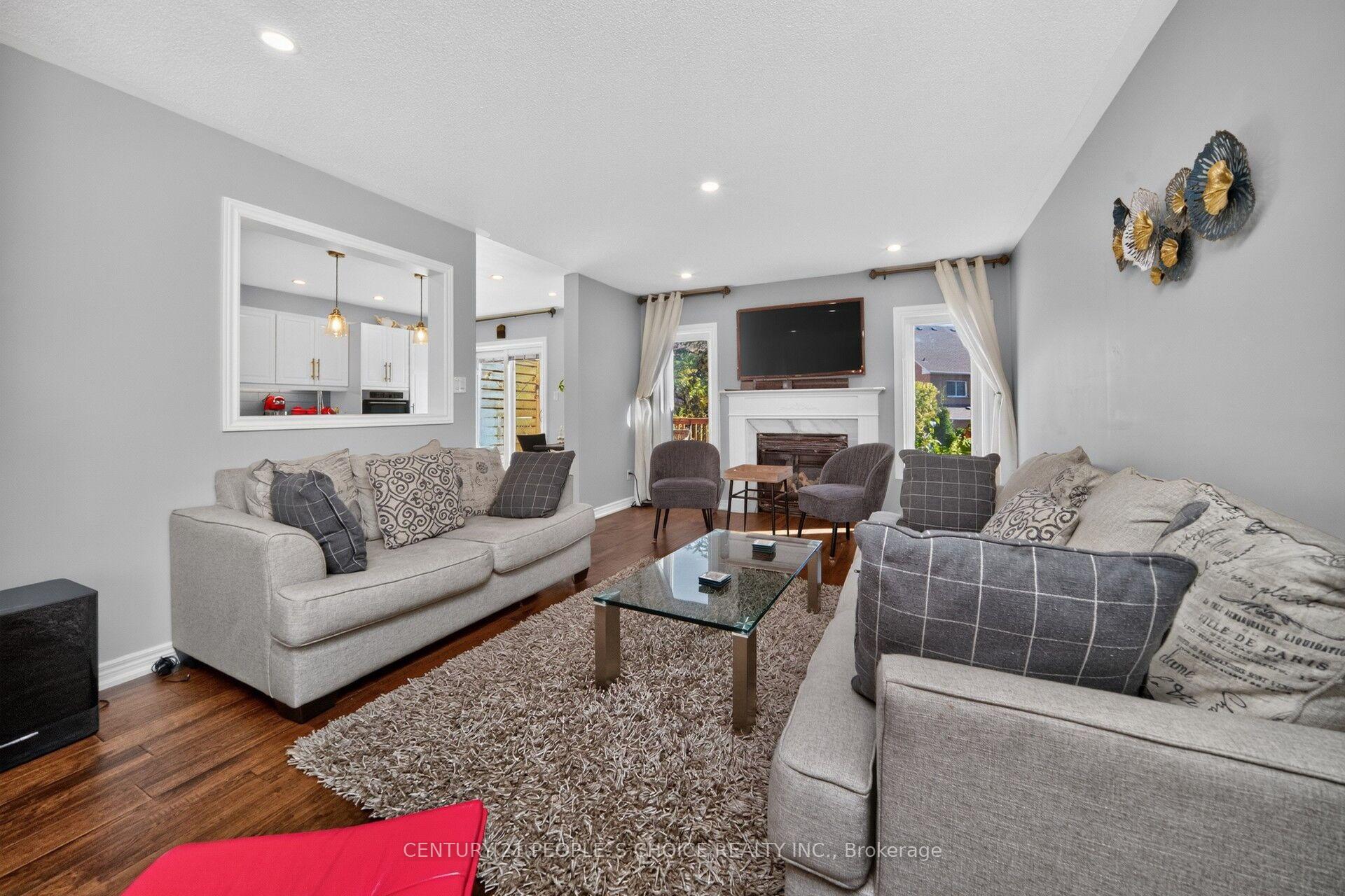 Photo 12 of 812 Knotty Pine Grove, Mississauga, Meadowvale Village — HOMEH