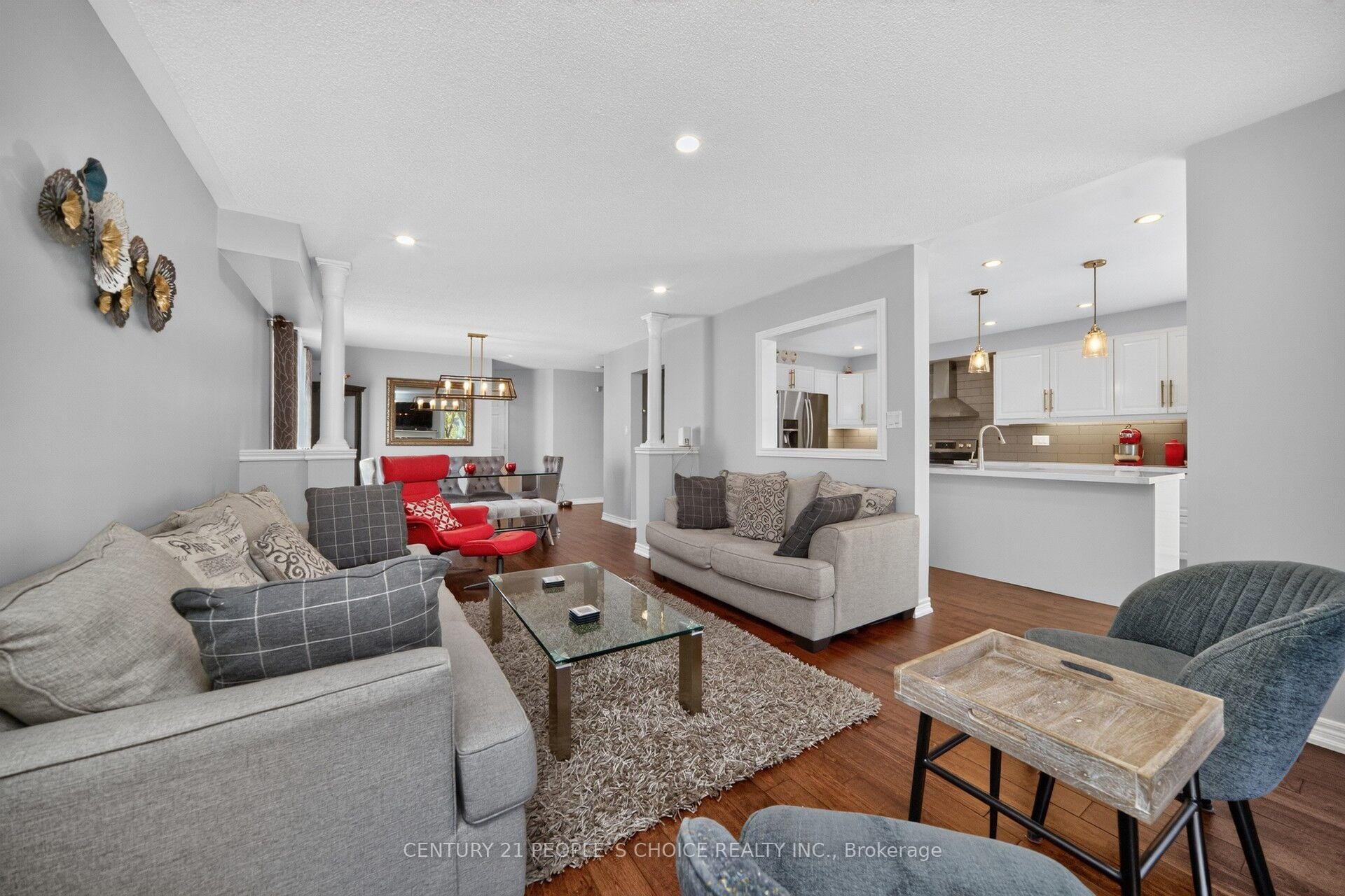 Photo 13 of 812 Knotty Pine Grove, Mississauga, Meadowvale Village — HOMEH