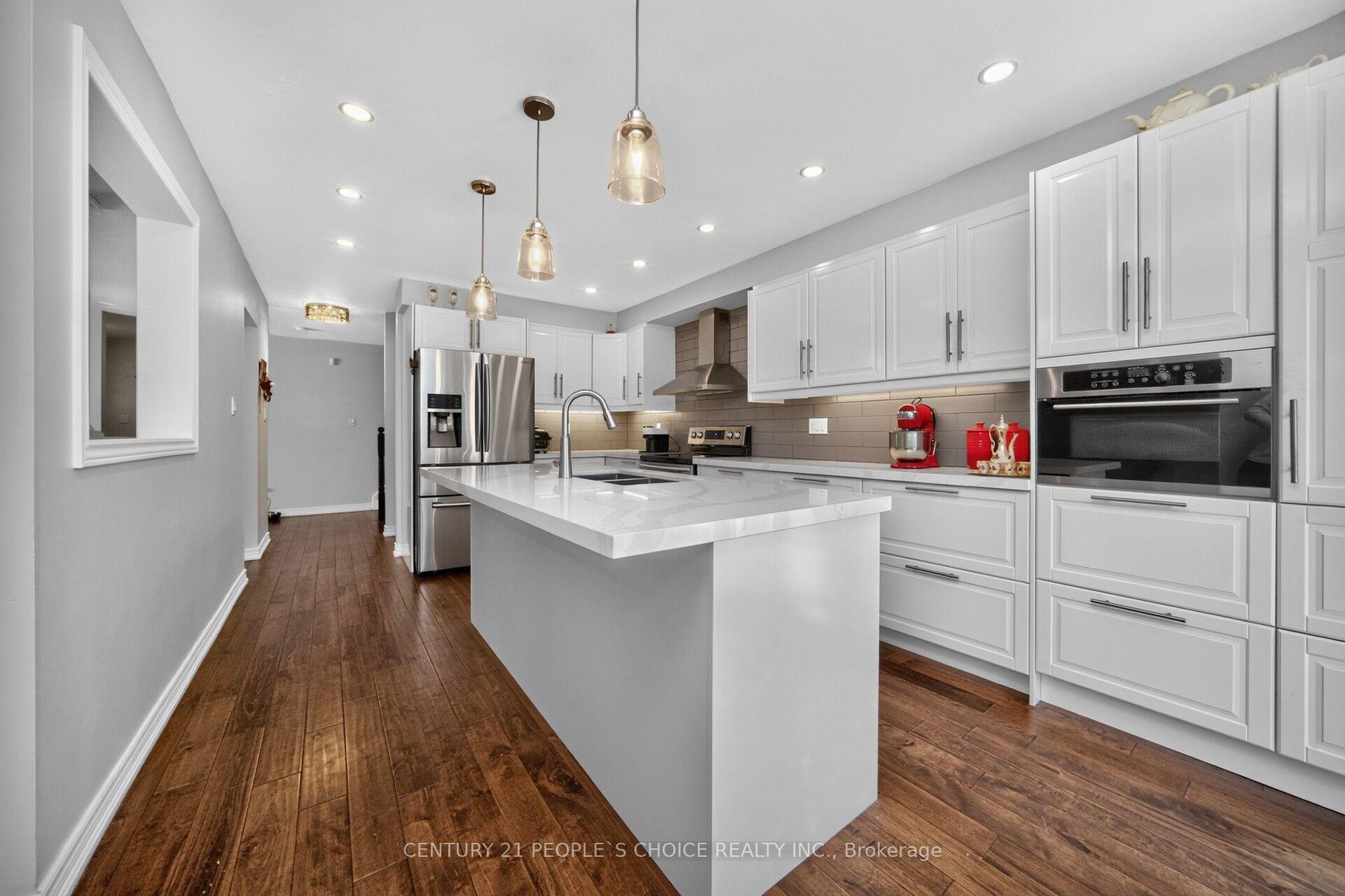 Photo 15 of 812 Knotty Pine Grove, Mississauga, Meadowvale Village — HOMEH