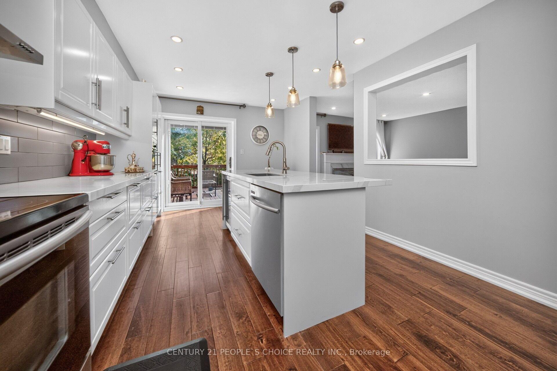 Photo 17 of 812 Knotty Pine Grove, Mississauga, Meadowvale Village — HOMEH
