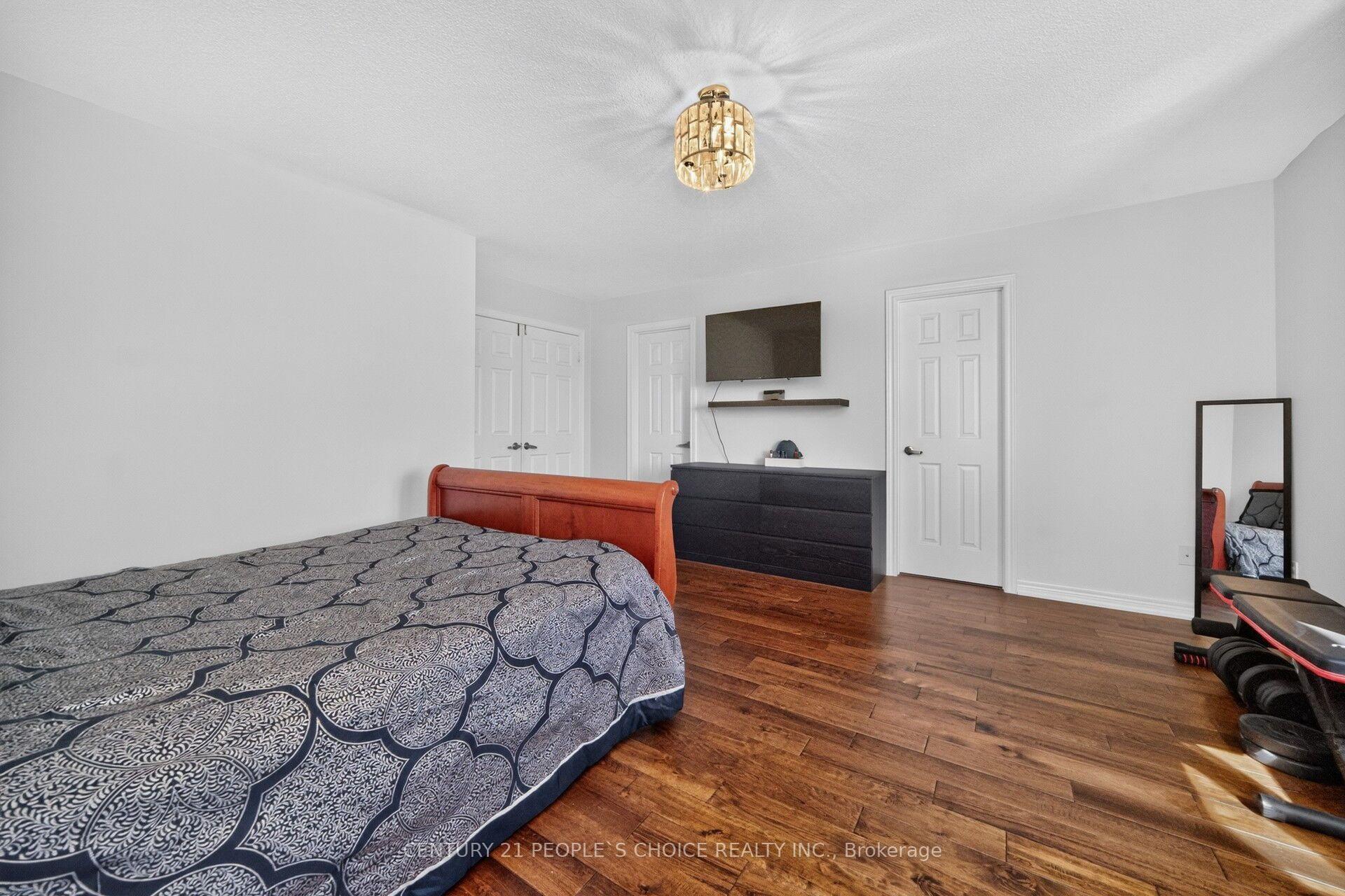 Photo 25 of 812 Knotty Pine Grove, Mississauga, Meadowvale Village — HOMEH