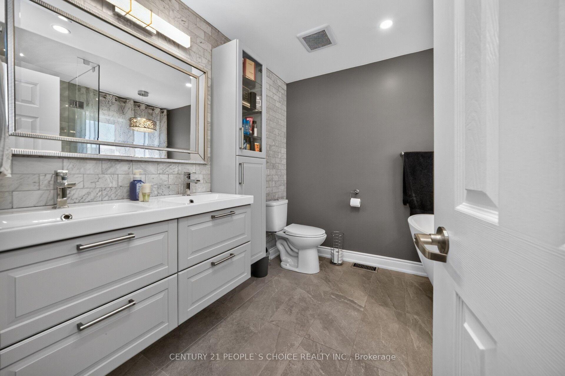 Photo 26 of 812 Knotty Pine Grove, Mississauga, Meadowvale Village — HOMEH