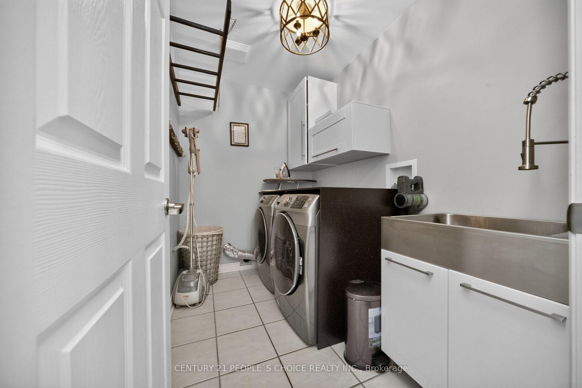 Photo 37 of 812 Knotty Pine Grove, Mississauga, Meadowvale Village — HOMEH