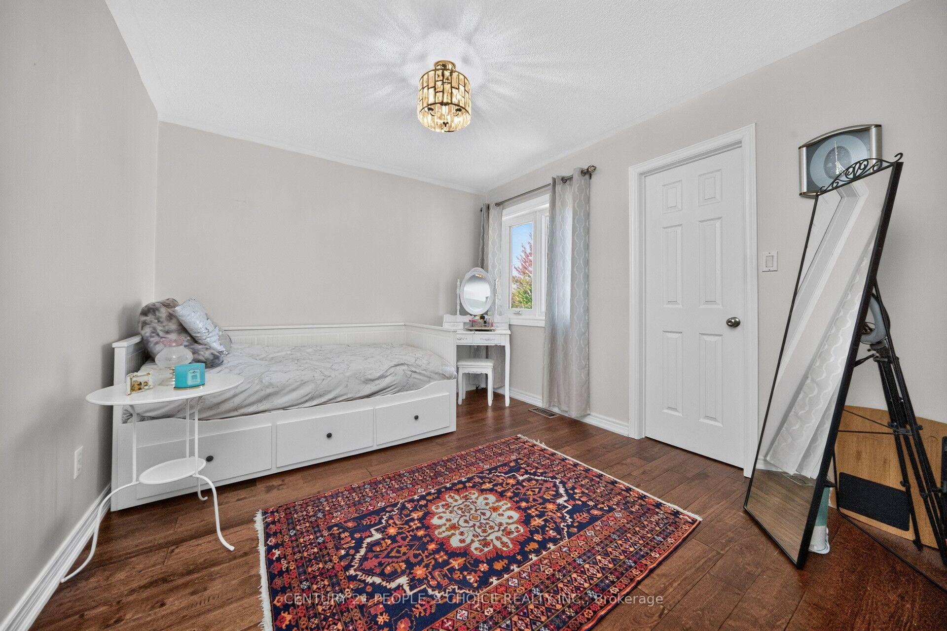 Photo 31 of 812 Knotty Pine Grove, Mississauga, Meadowvale Village — HOMEH