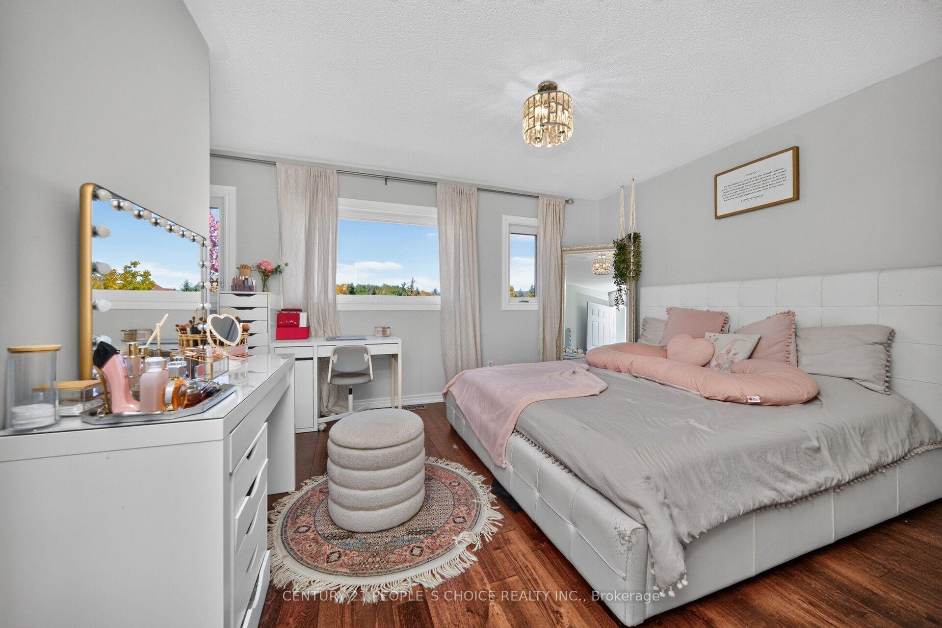 Photo 33 of 812 Knotty Pine Grove, Mississauga, Meadowvale Village — HOMEH