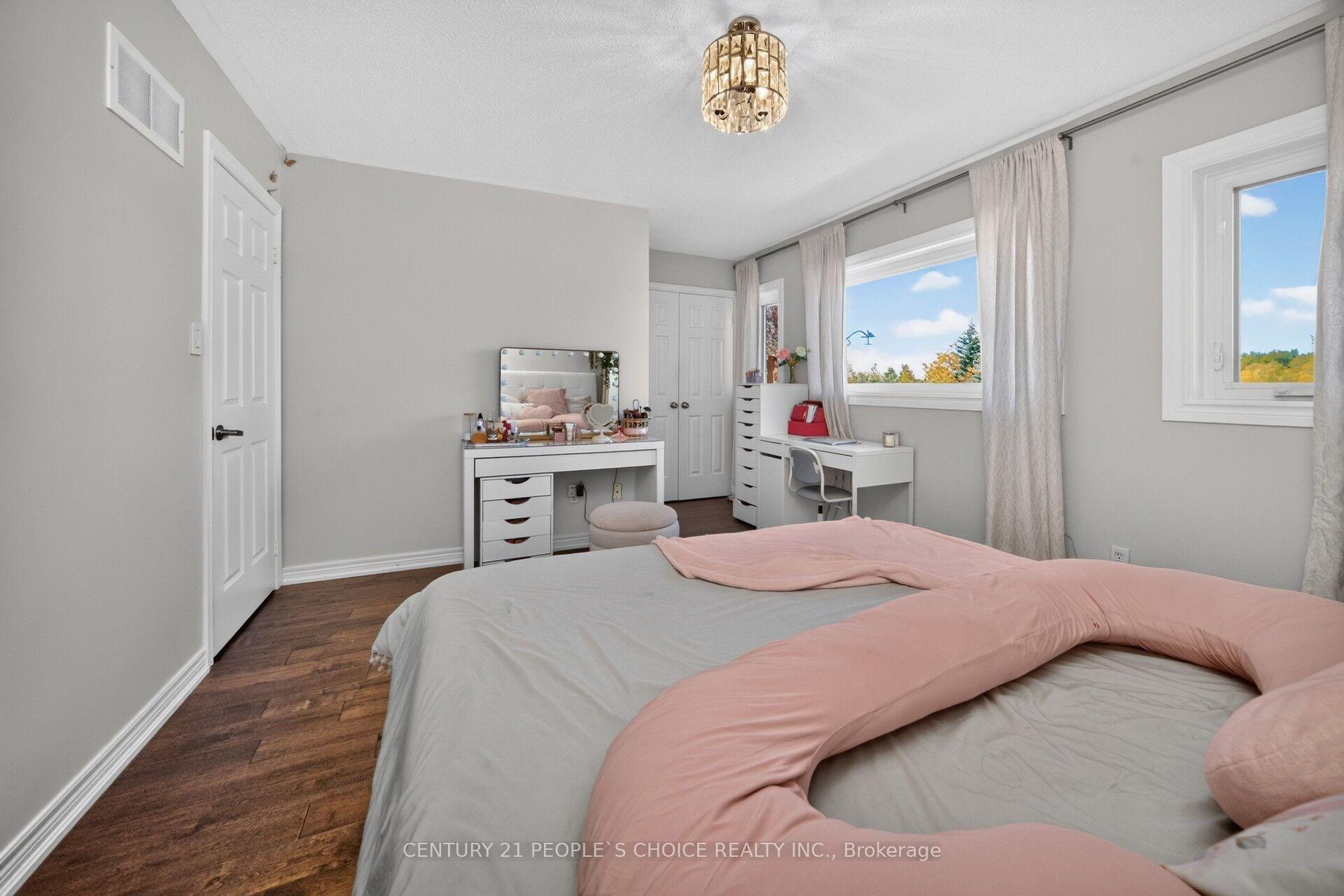 Photo 34 of 812 Knotty Pine Grove, Mississauga, Meadowvale Village — HOMEH