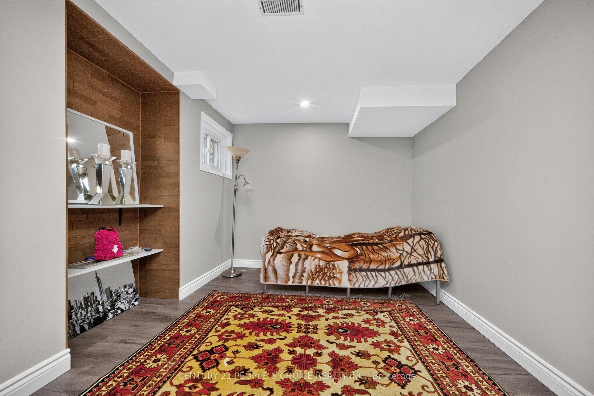 Photo 45 of 812 Knotty Pine Grove, Mississauga, Meadowvale Village — HOMEH