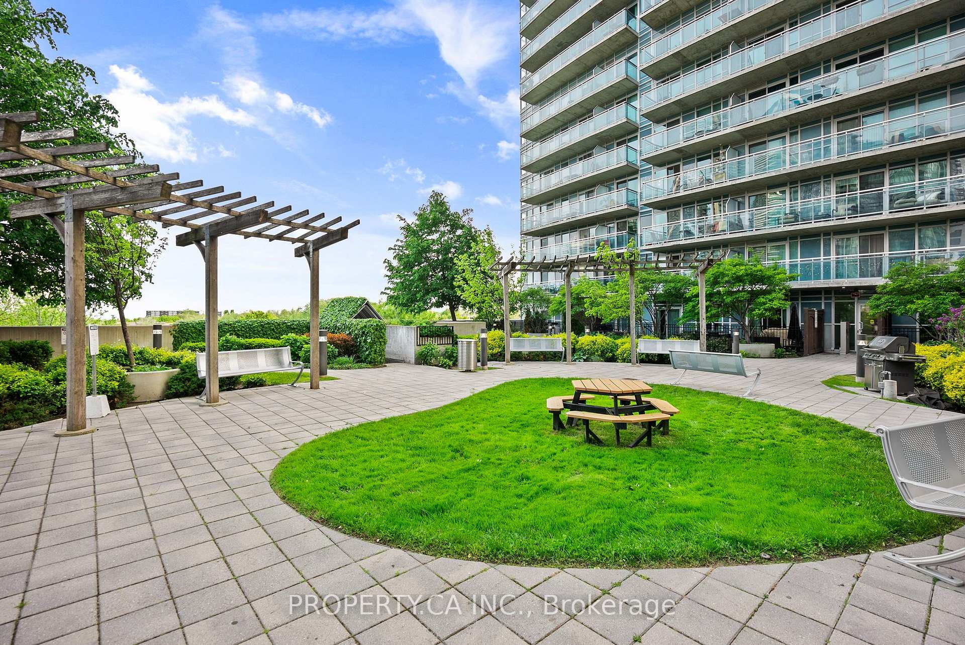 Photo 32 of Unit 2029, 165 Legion Road N, Etobicoke, Mimico — HOMEH