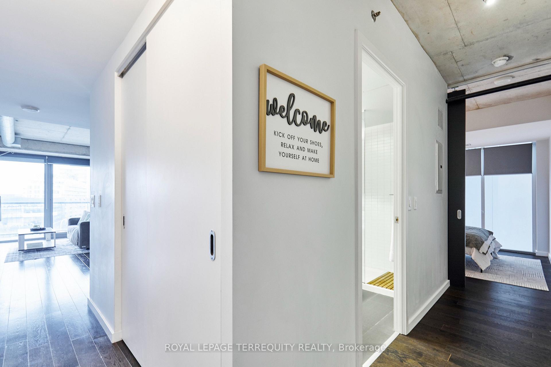 Photo 3 of Unit 702, 32 Trolley Crescent, Toronto, Moss Park — HOMEH