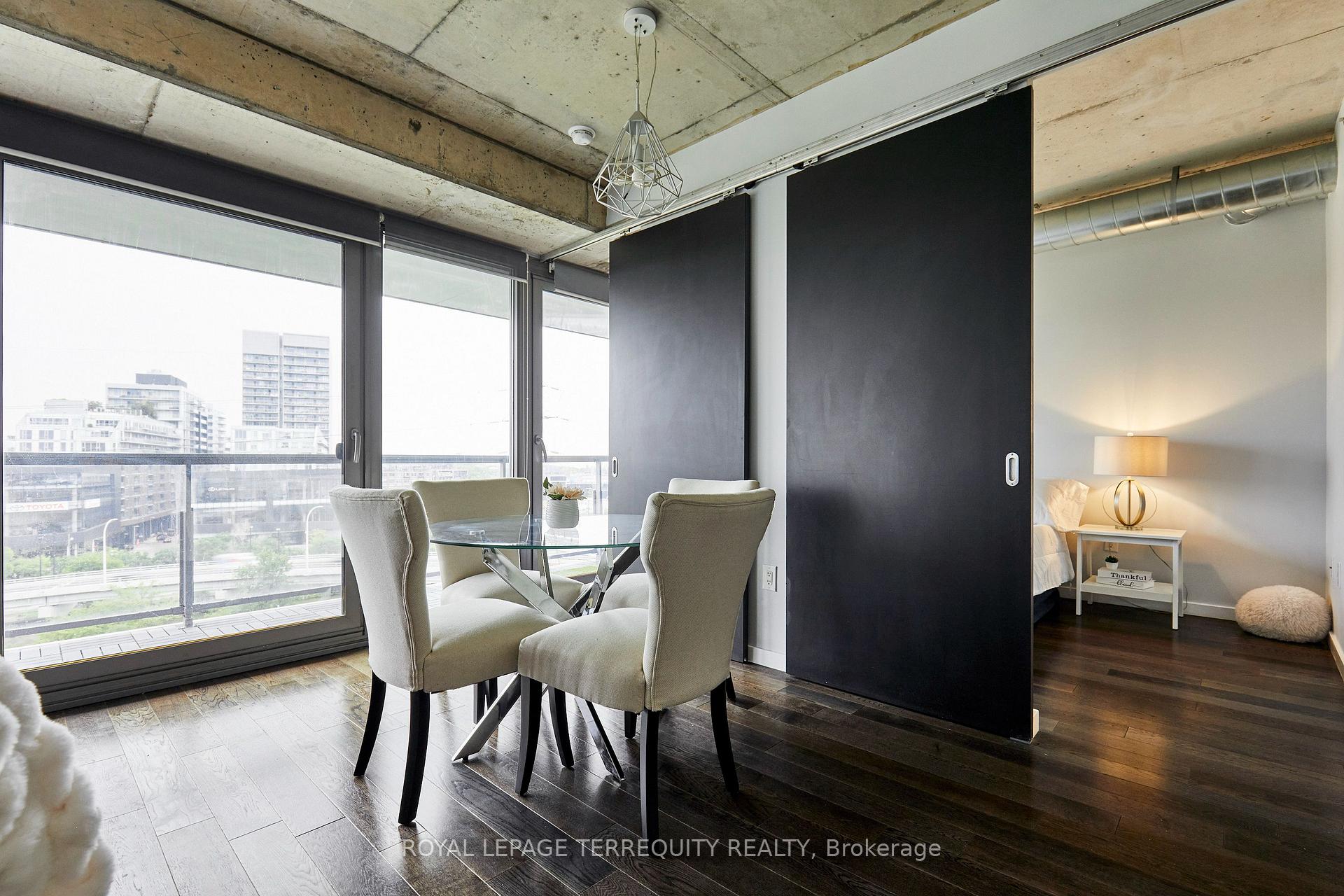 Photo 5 of Unit 702, 32 Trolley Crescent, Toronto, Moss Park — HOMEH