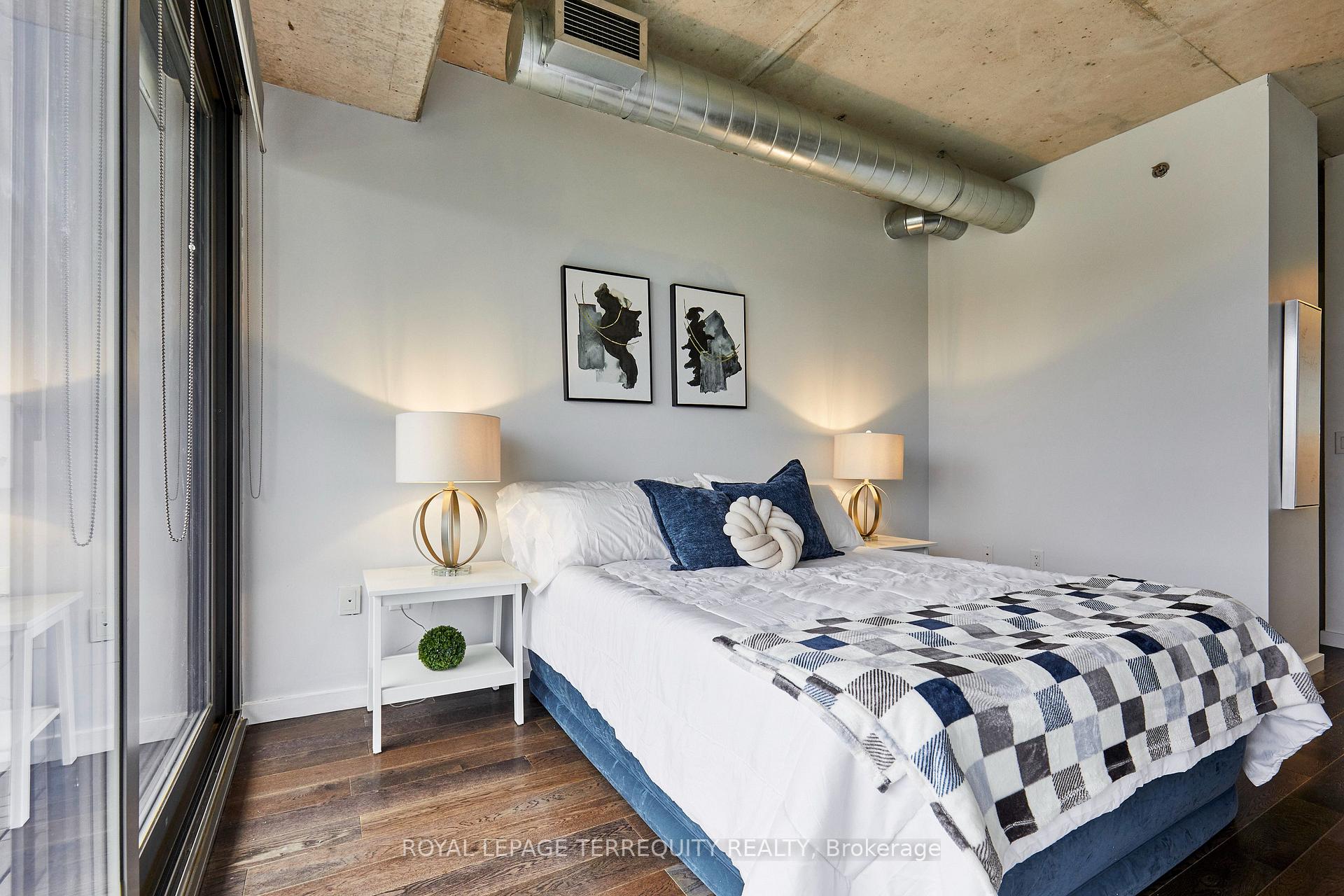 Photo 9 of Unit 702, 32 Trolley Crescent, Toronto, Moss Park — HOMEH