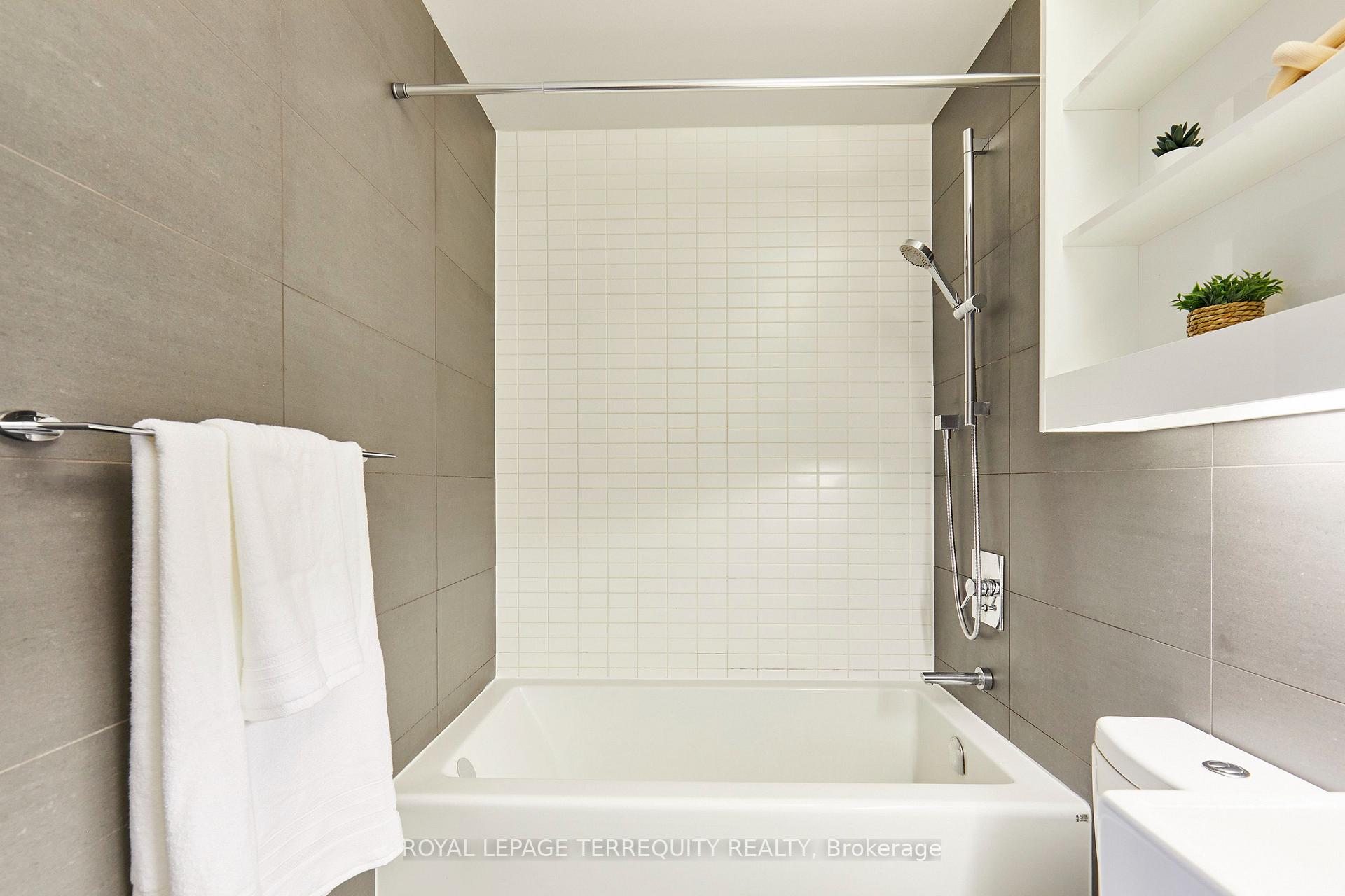 Photo 13 of Unit 702, 32 Trolley Crescent, Toronto, Moss Park — HOMEH