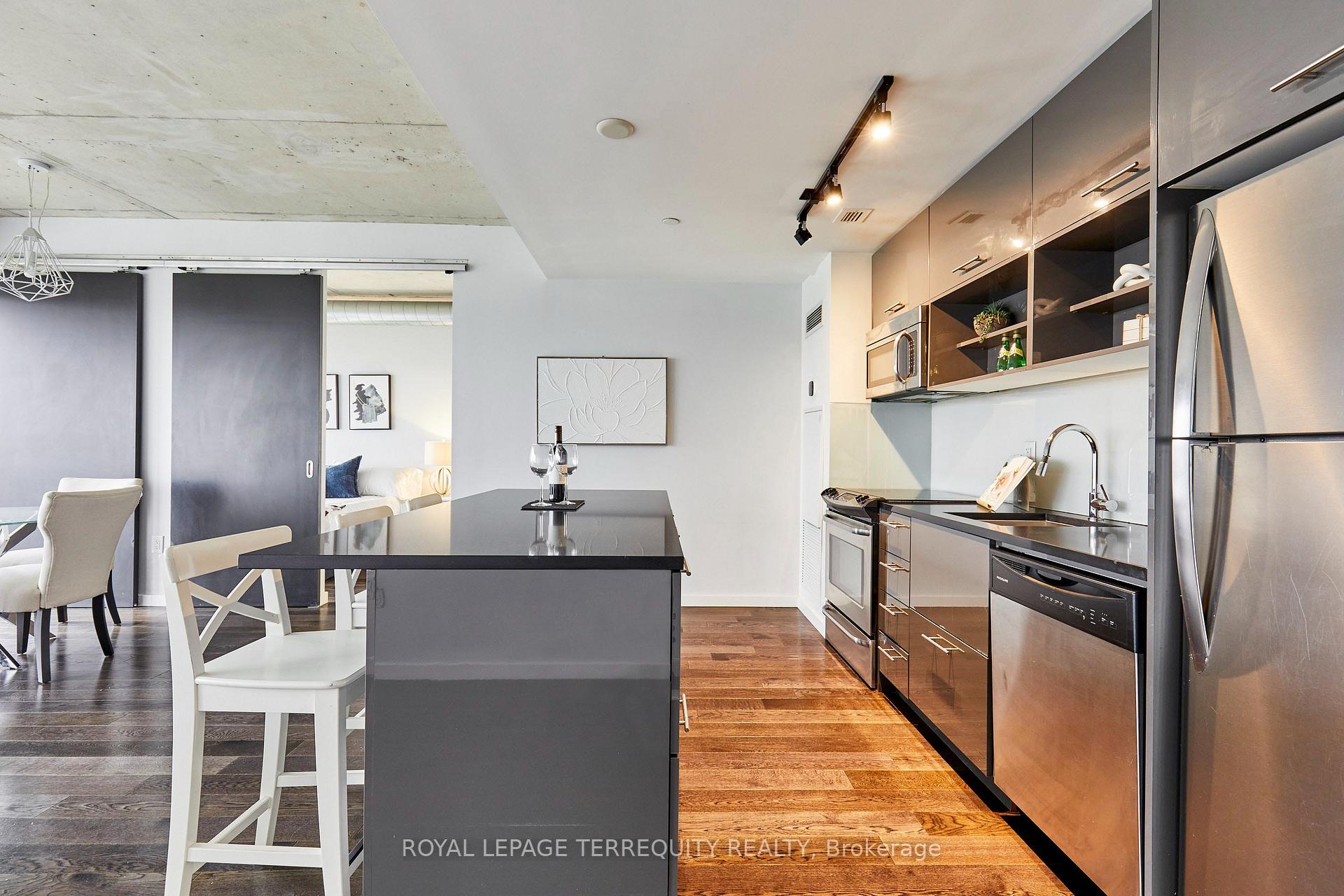 Photo 15 of Unit 702, 32 Trolley Crescent, Toronto, Moss Park — HOMEH