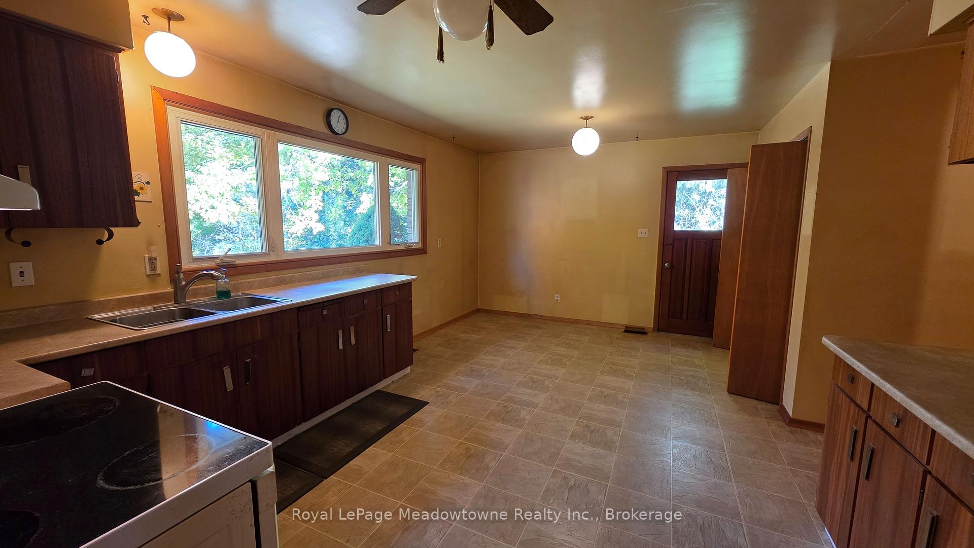 Photo 14 of 4202 15 Side Road, Milton, Rural Nassagaweya — HOMEH