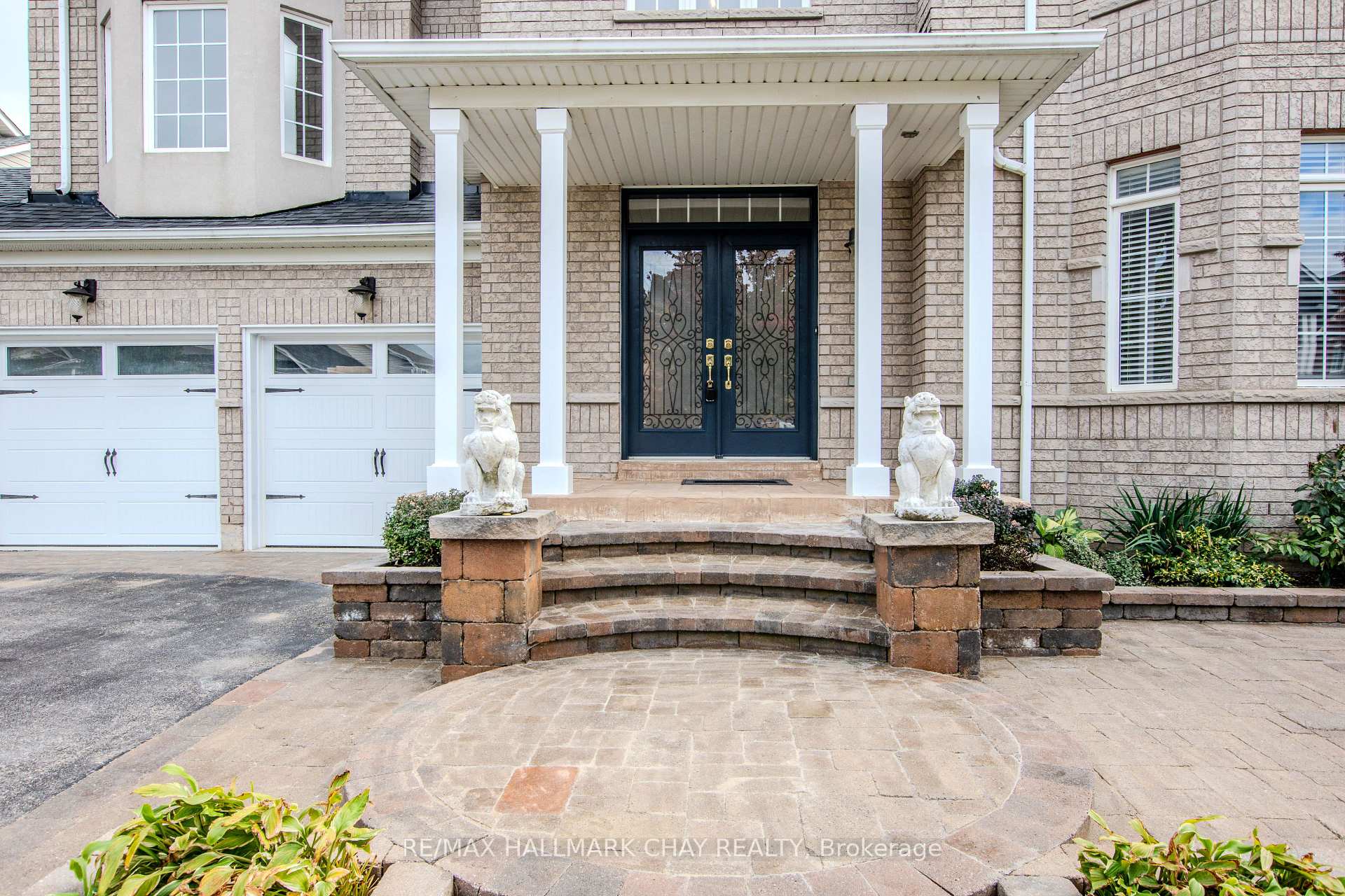 Photo 3 of 104 Succession Crescent, Barrie, Innis-Shore — HOMEH