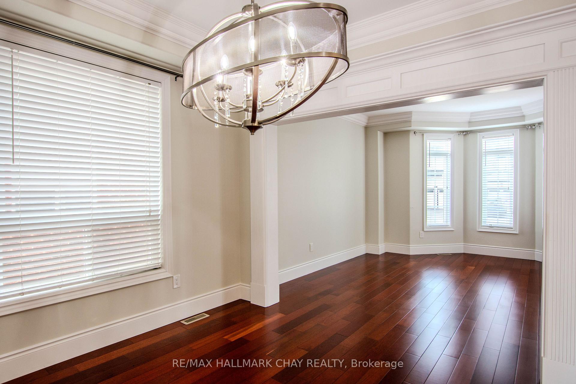 Photo 8 of 104 Succession Crescent, Barrie, Innis-Shore — HOMEH