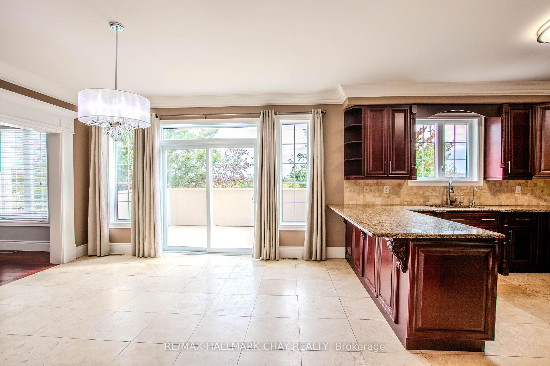 Photo 9 of 104 Succession Crescent, Barrie, Innis-Shore — HOMEH