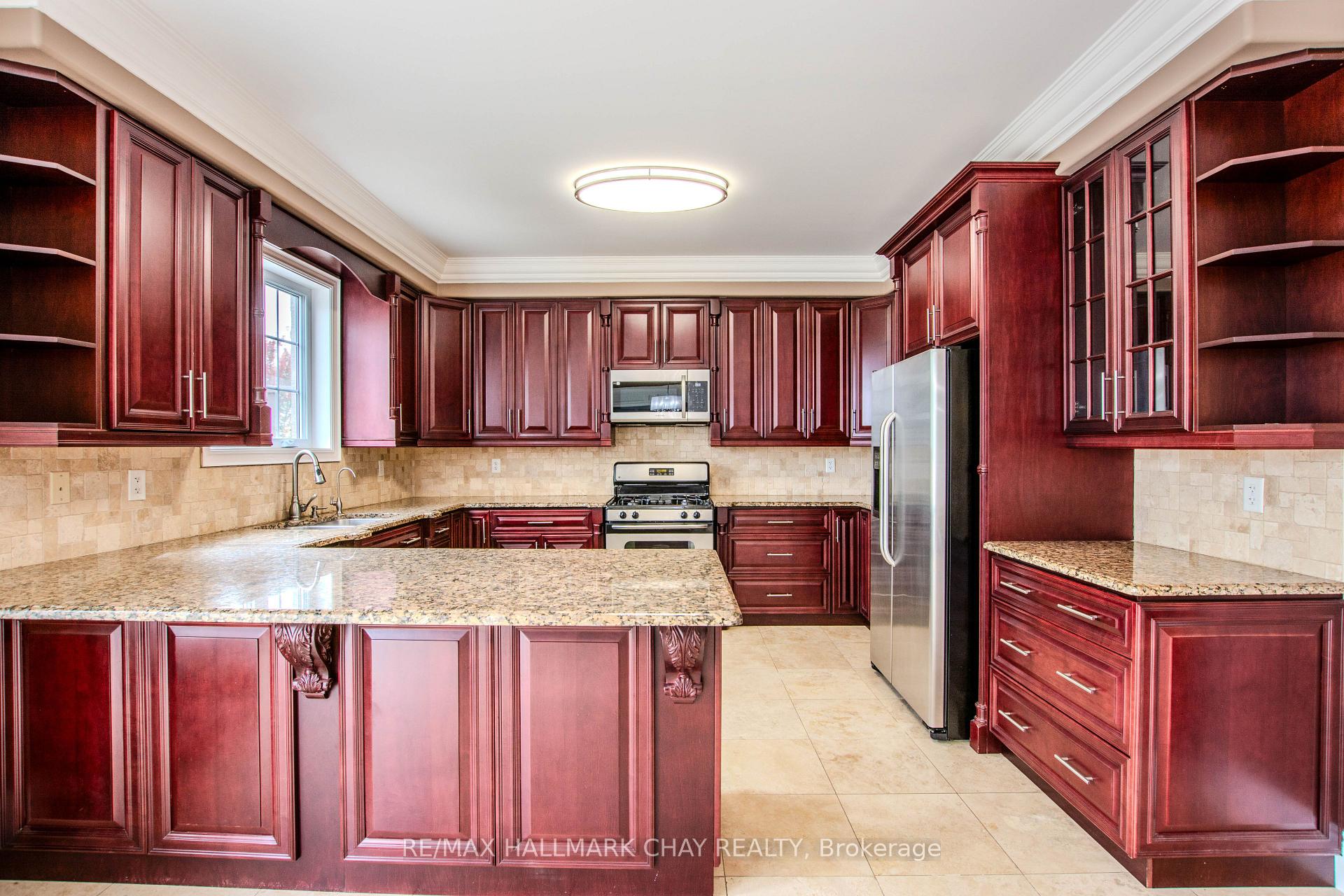Photo 12 of 104 Succession Crescent, Barrie, Innis-Shore — HOMEH