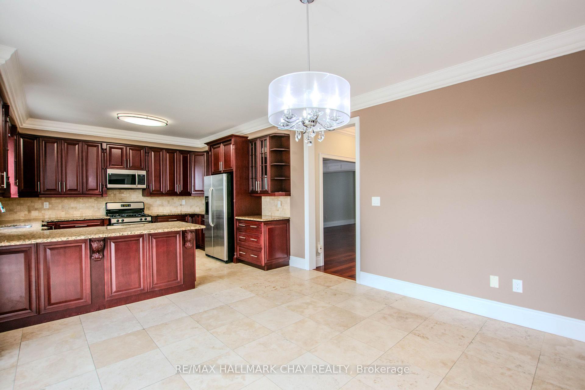Photo 13 of 104 Succession Crescent, Barrie, Innis-Shore — HOMEH