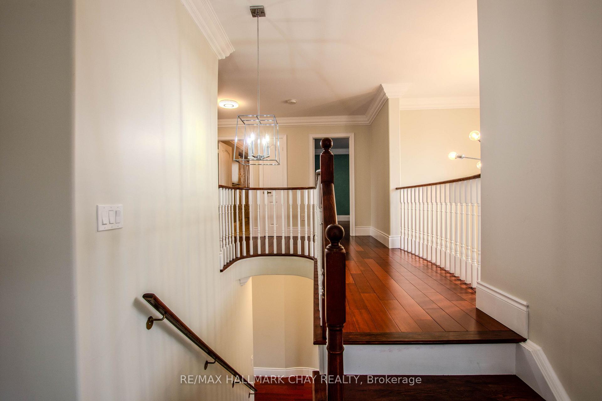 Photo 24 of 104 Succession Crescent, Barrie, Innis-Shore — HOMEH