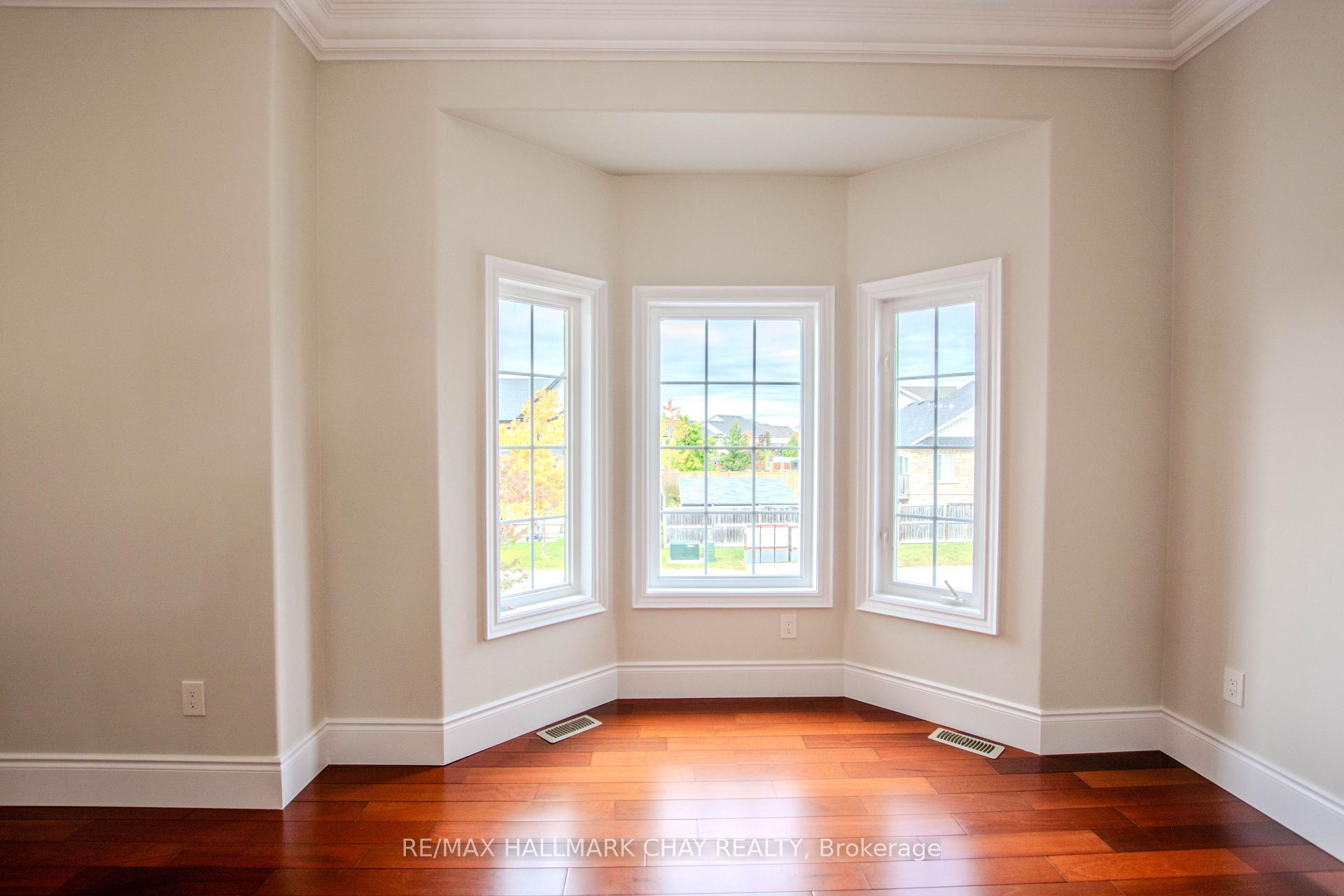 Photo 27 of 104 Succession Crescent, Barrie, Innis-Shore — HOMEH