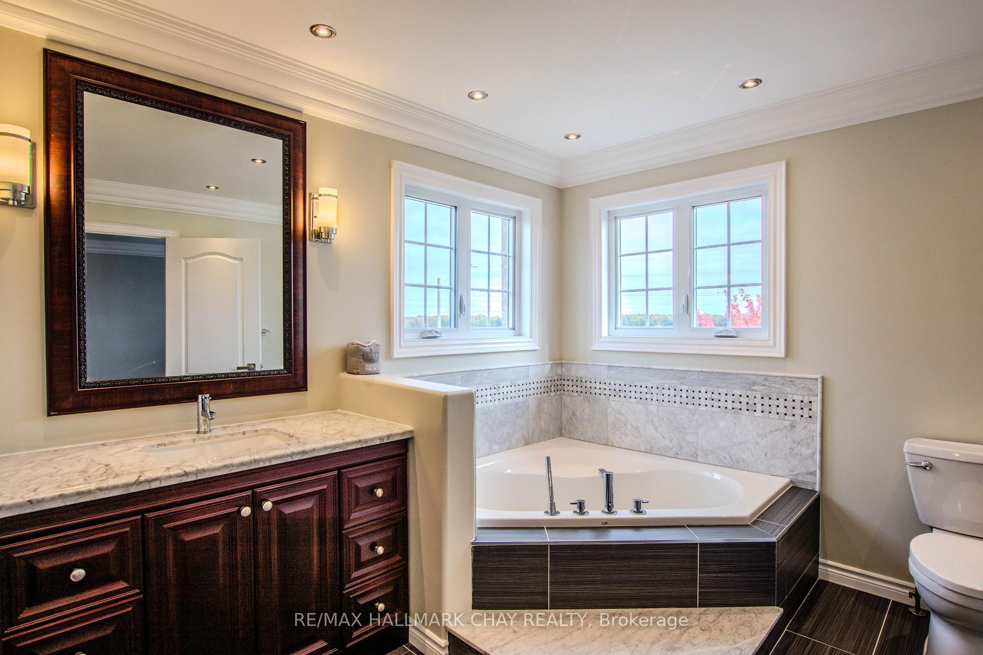 Photo 32 of 104 Succession Crescent, Barrie, Innis-Shore — HOMEH