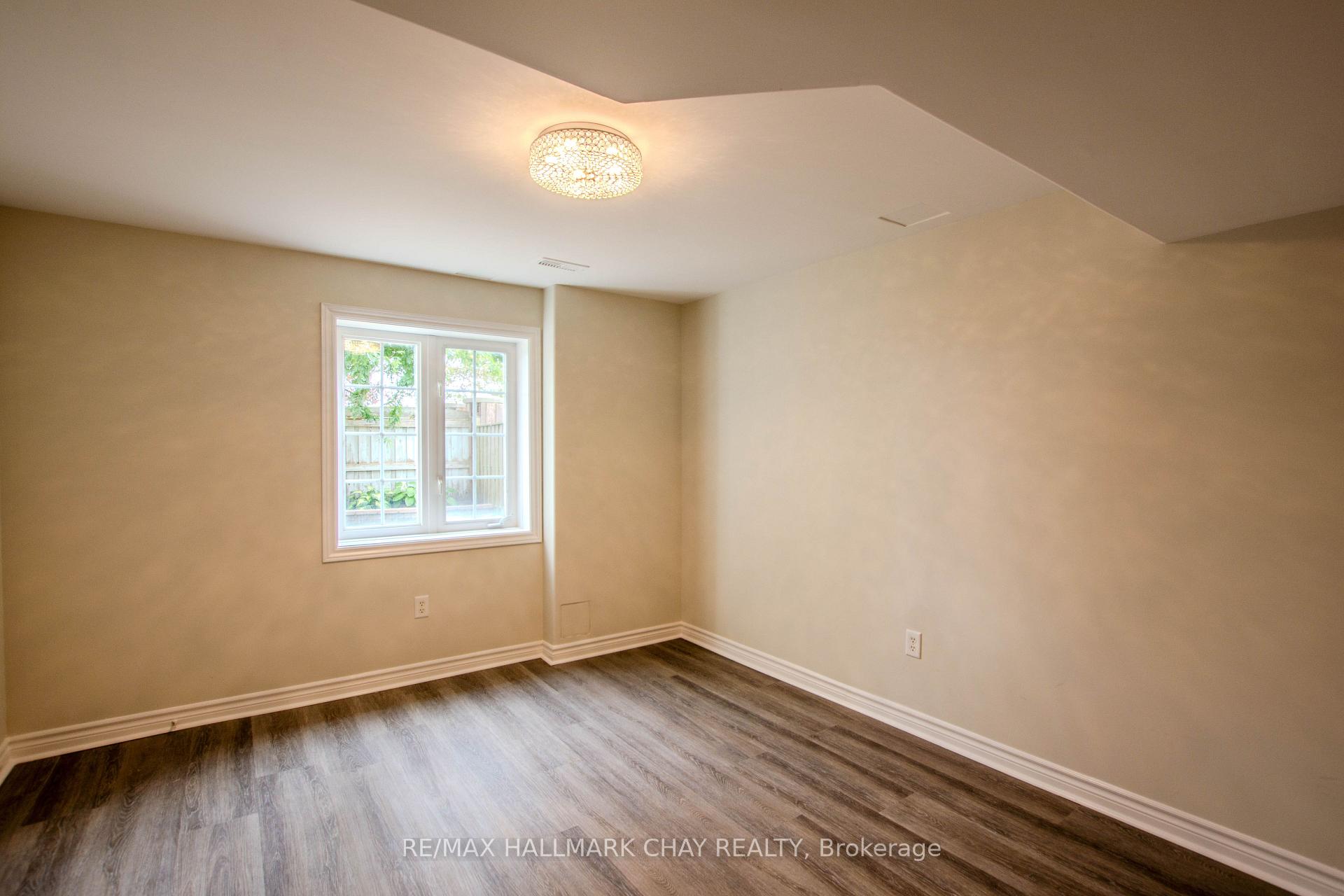 Photo 41 of 104 Succession Crescent, Barrie, Innis-Shore — HOMEH
