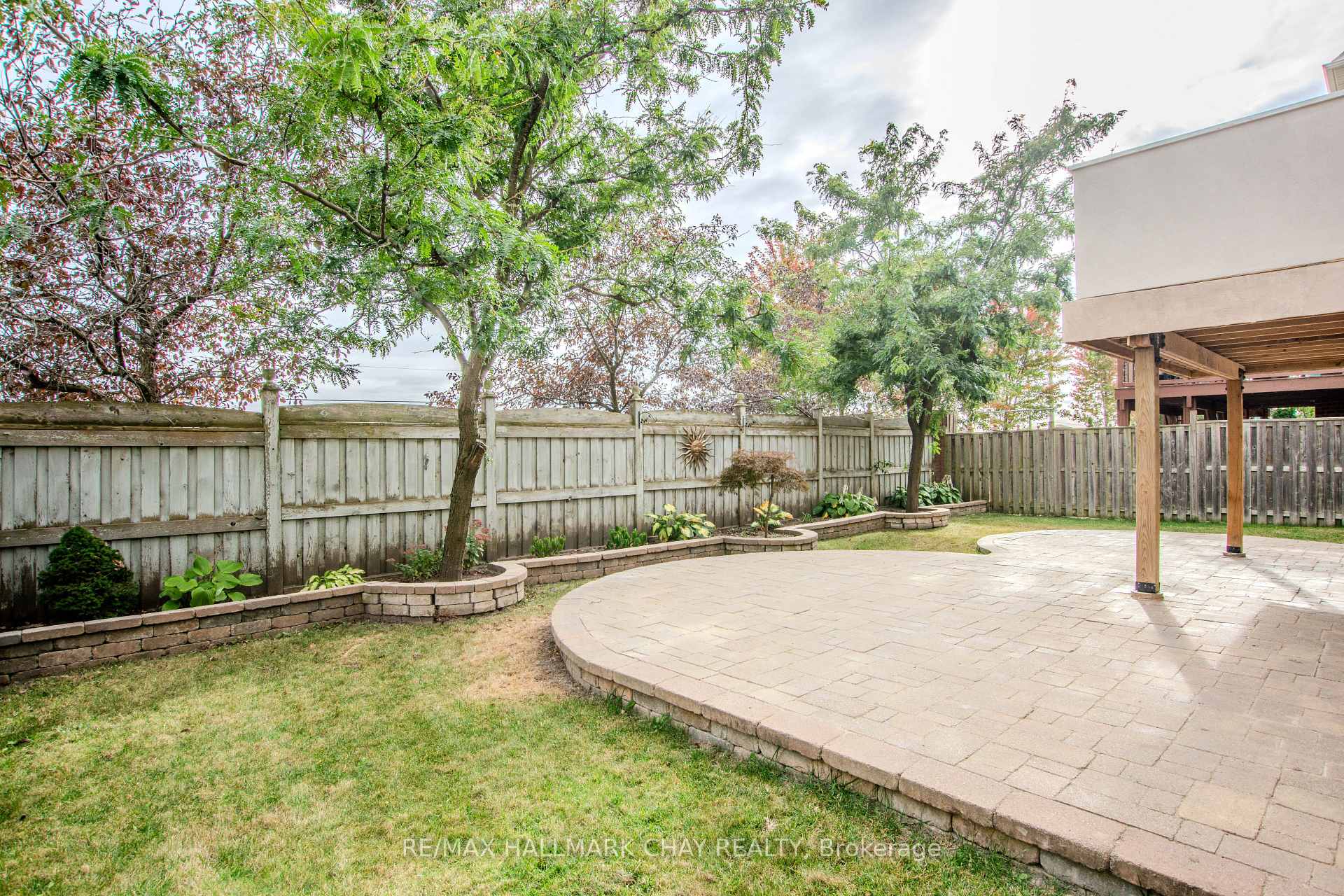 Photo 48 of 104 Succession Crescent, Barrie, Innis-Shore — HOMEH