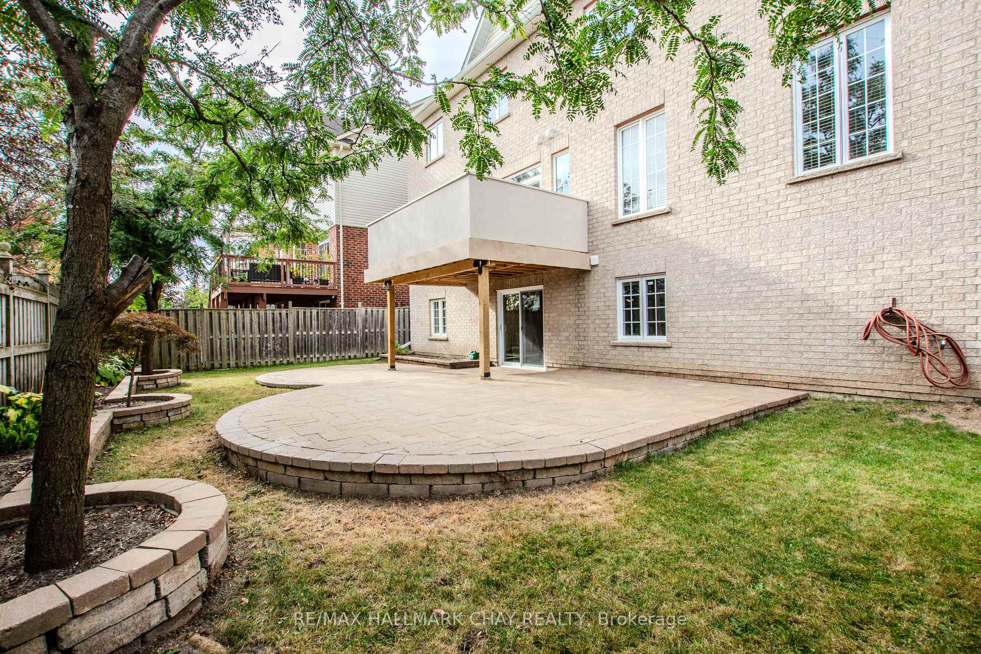 Photo 49 of 104 Succession Crescent, Barrie, Innis-Shore — HOMEH