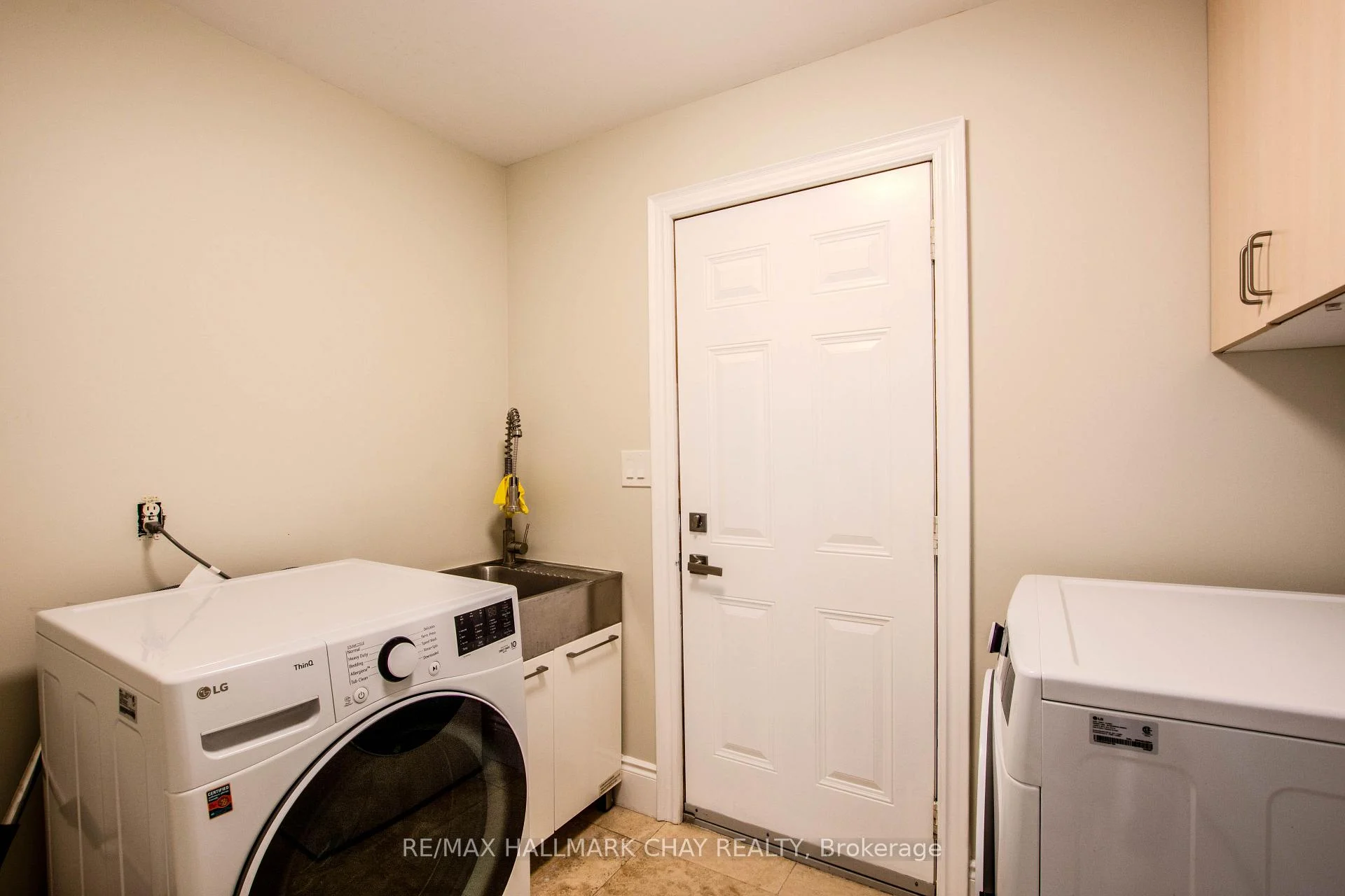 Photo 19 of 104 Succession Crescent, Barrie, Innis-Shore — HOMEH