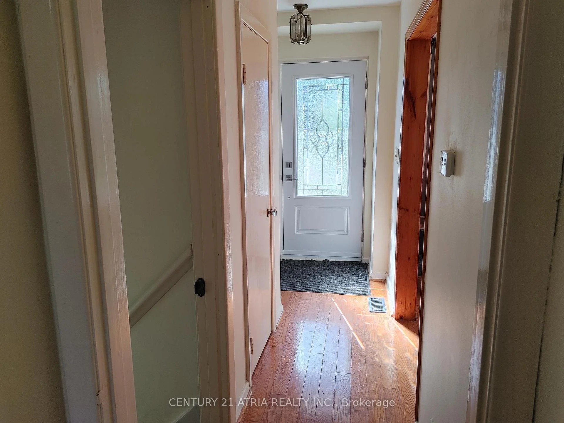 Photo 3 of 36 Chesapeake Avenue, Scarborough, Clairlea-Birchmount — HOMEH