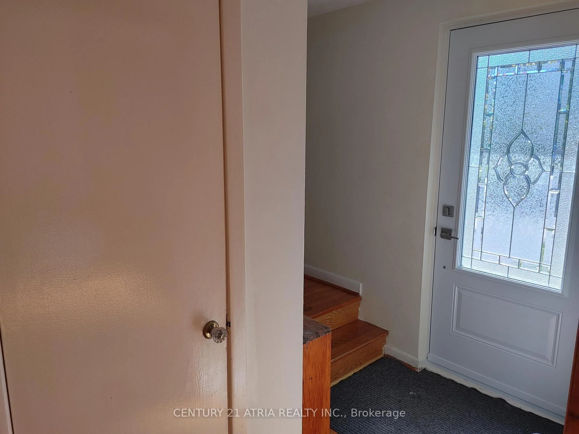 Photo 4 of 36 Chesapeake Avenue, Scarborough, Clairlea-Birchmount — HOMEH