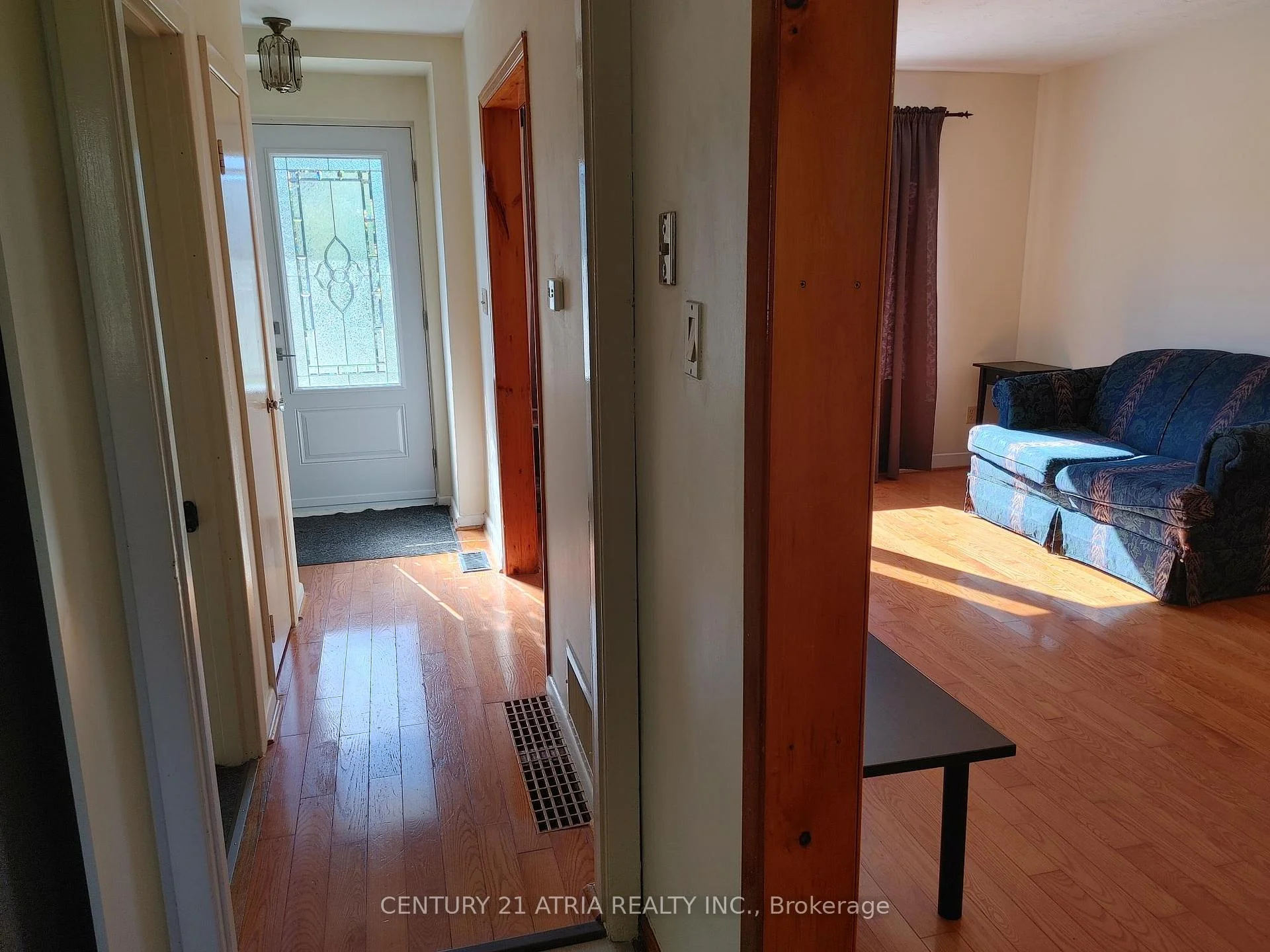 Photo 5 of 36 Chesapeake Avenue, Scarborough, Clairlea-Birchmount — HOMEH