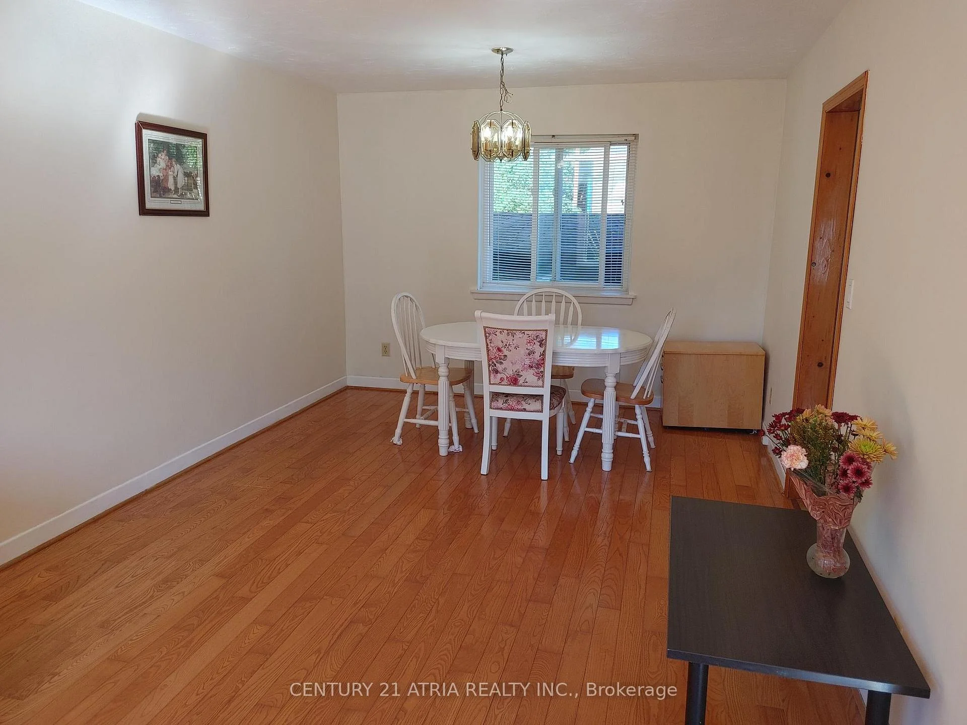 Photo 9 of 36 Chesapeake Avenue, Scarborough, Clairlea-Birchmount — HOMEH