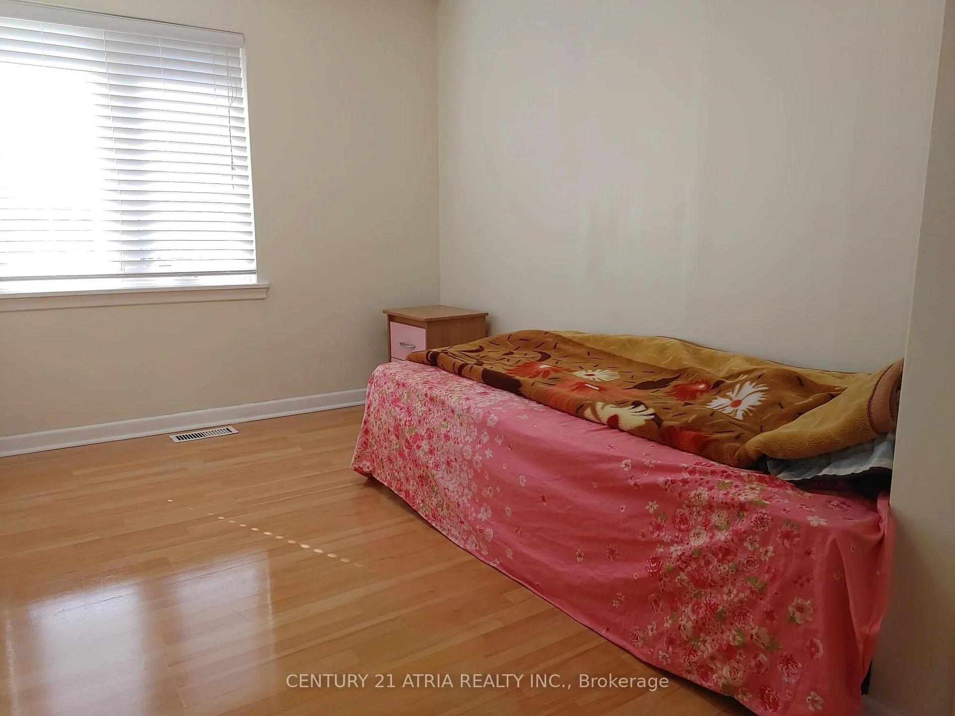 Photo 14 of 36 Chesapeake Avenue, Scarborough, Clairlea-Birchmount — HOMEH