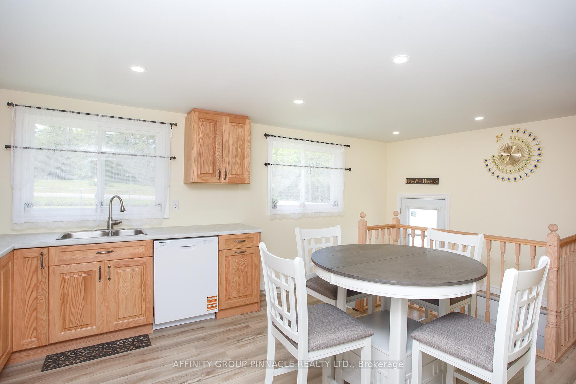Photo 10 of 105 Victoria Drive, Kawartha Lakes, Fenelon — HOMEH
