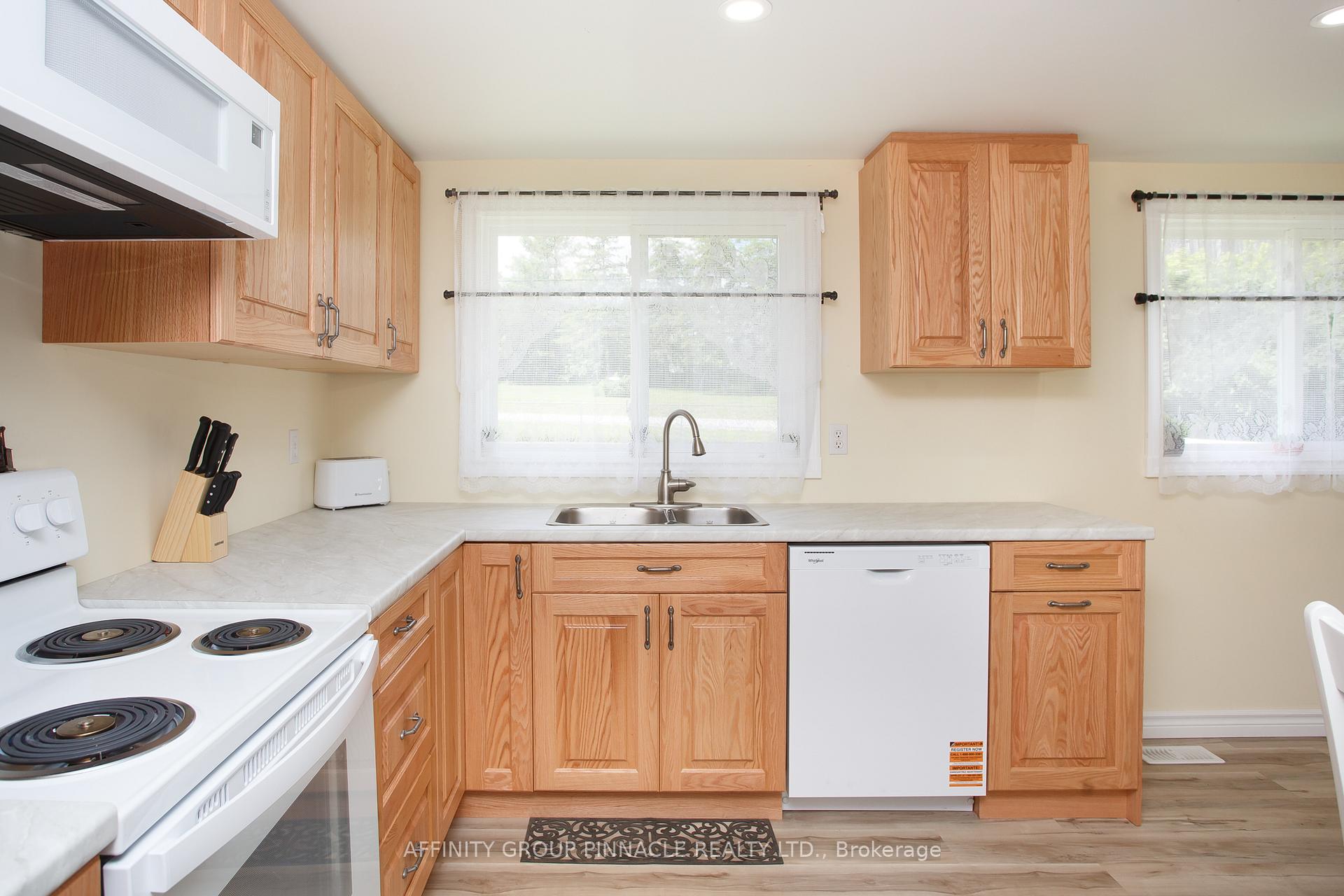 Photo 11 of 105 Victoria Drive, Kawartha Lakes, Fenelon — HOMEH