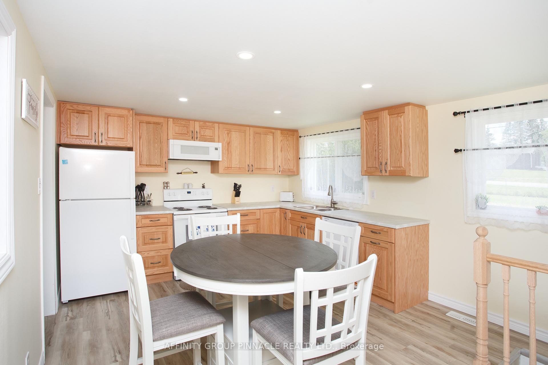 Photo 12 of 105 Victoria Drive, Kawartha Lakes, Fenelon — HOMEH
