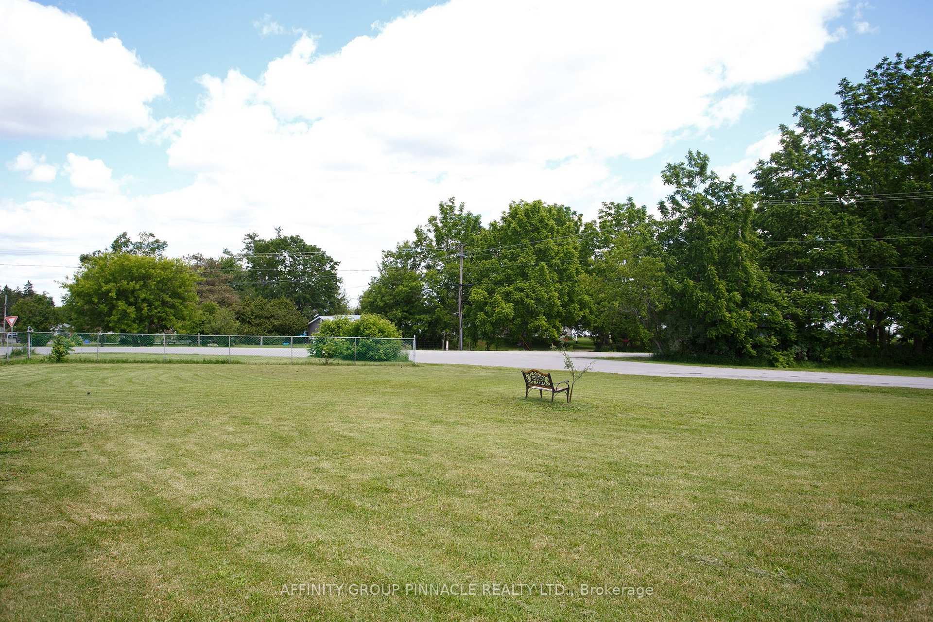 Photo 33 of 105 Victoria Drive, Kawartha Lakes, Fenelon — HOMEH