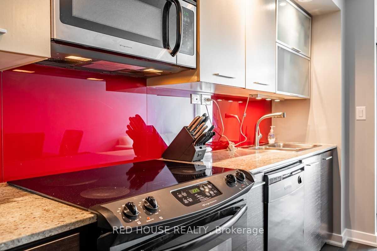 Photo 10 of Unit 628, 8 Telegram Mews, Toronto, Waterfront Communities — HOMEH