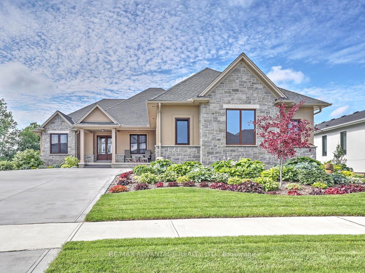 Photo 2 of 240 Edgewater Boulevard, Middlesex Centre, Kilworth — HOMEH