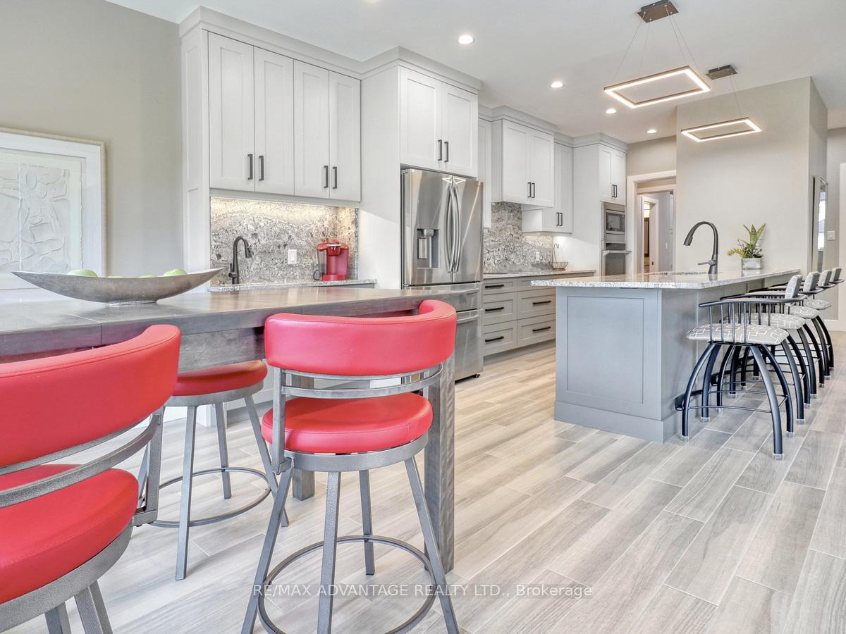 Photo 13 of 240 Edgewater Boulevard, Middlesex Centre, Kilworth — HOMEH