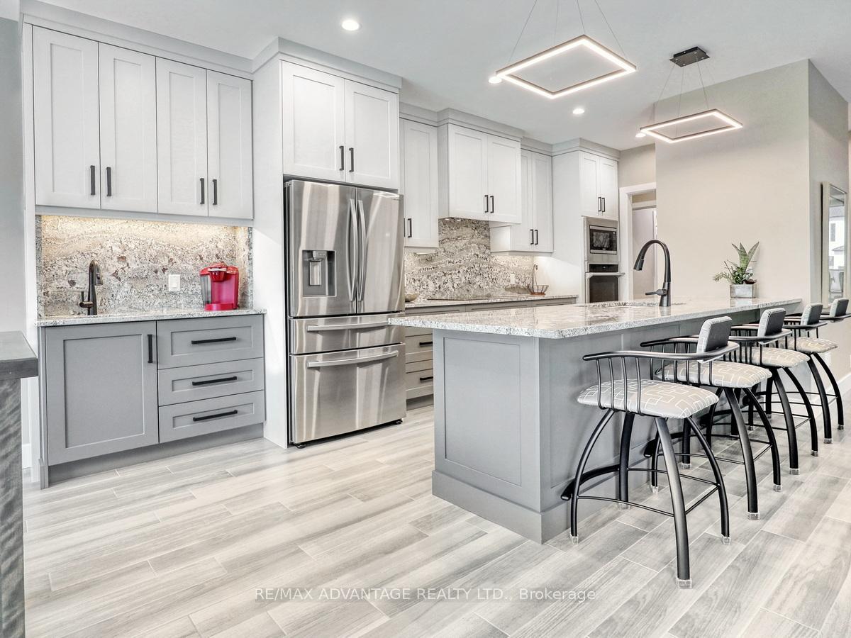 Photo 16 of 240 Edgewater Boulevard, Middlesex Centre, Kilworth — HOMEH