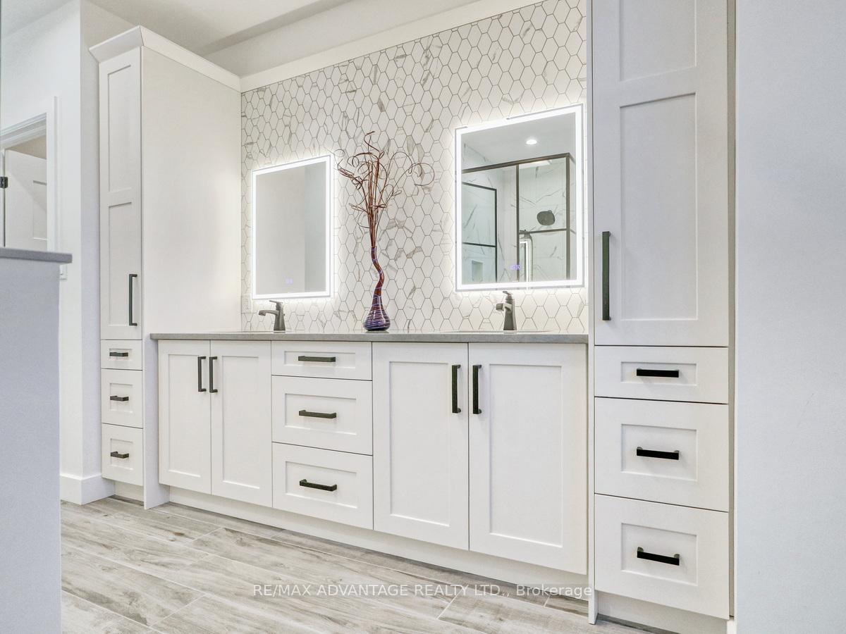 Photo 26 of 240 Edgewater Boulevard, Middlesex Centre, Kilworth — HOMEH
