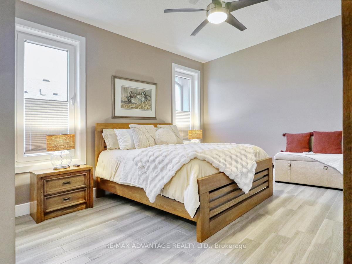 Photo 29 of 240 Edgewater Boulevard, Middlesex Centre, Kilworth — HOMEH