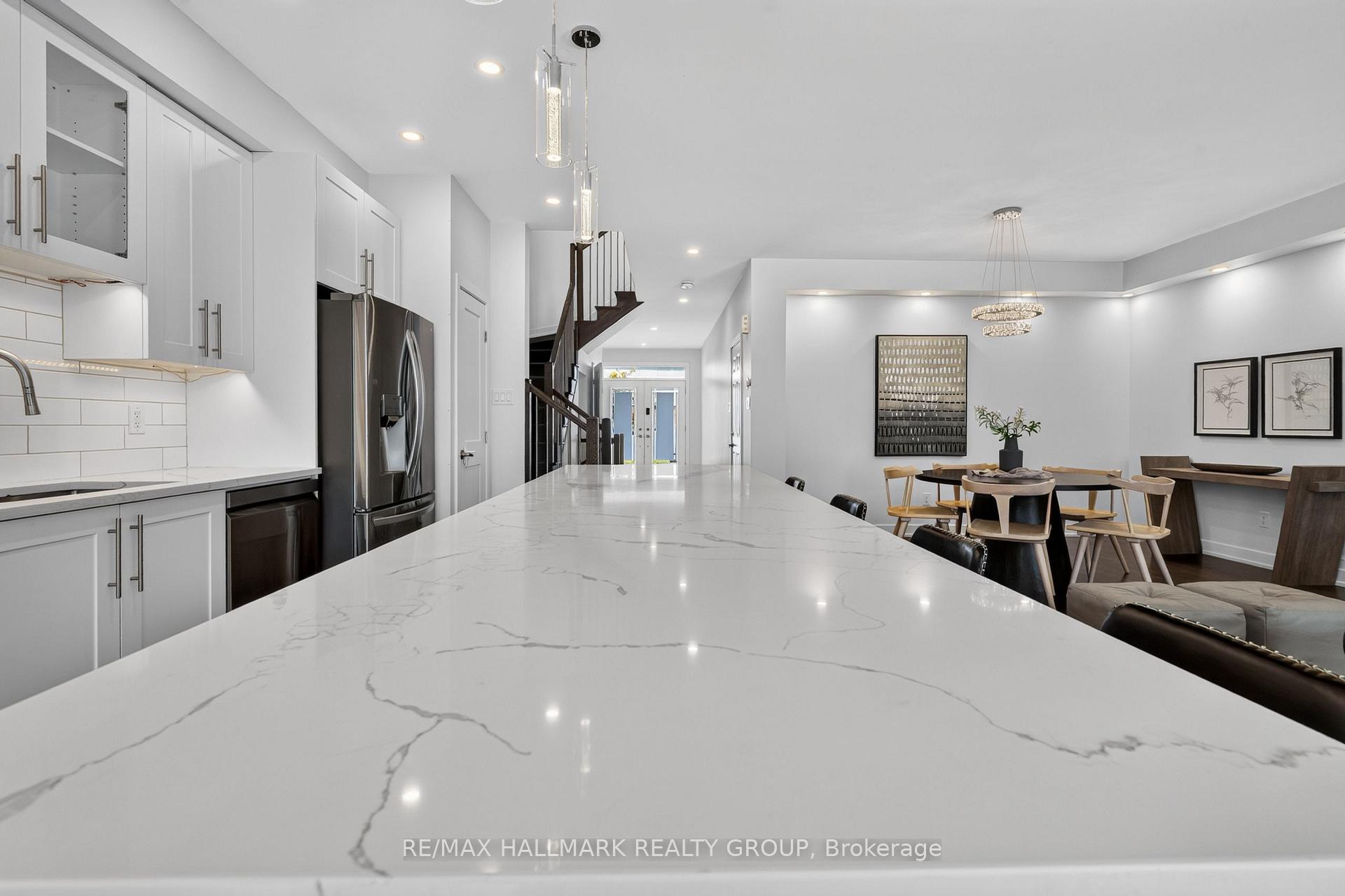 Photo 13 of 1033 Hydrangea Avenue, Ottawa, Riverside South/Gloucester Glen — HOMEH