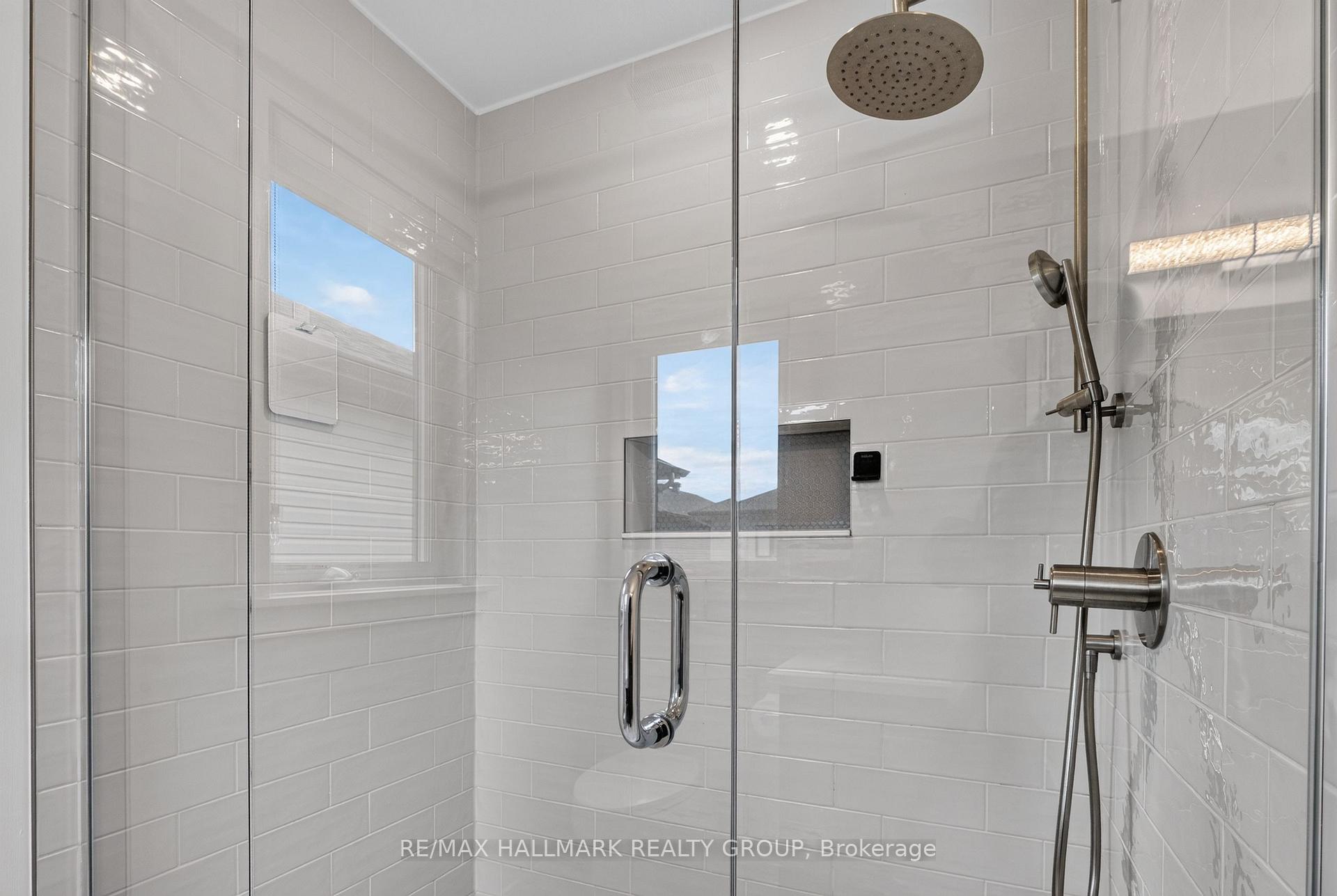 Photo 30 of 1033 Hydrangea Avenue, Ottawa, Riverside South/Gloucester Glen — HOMEH