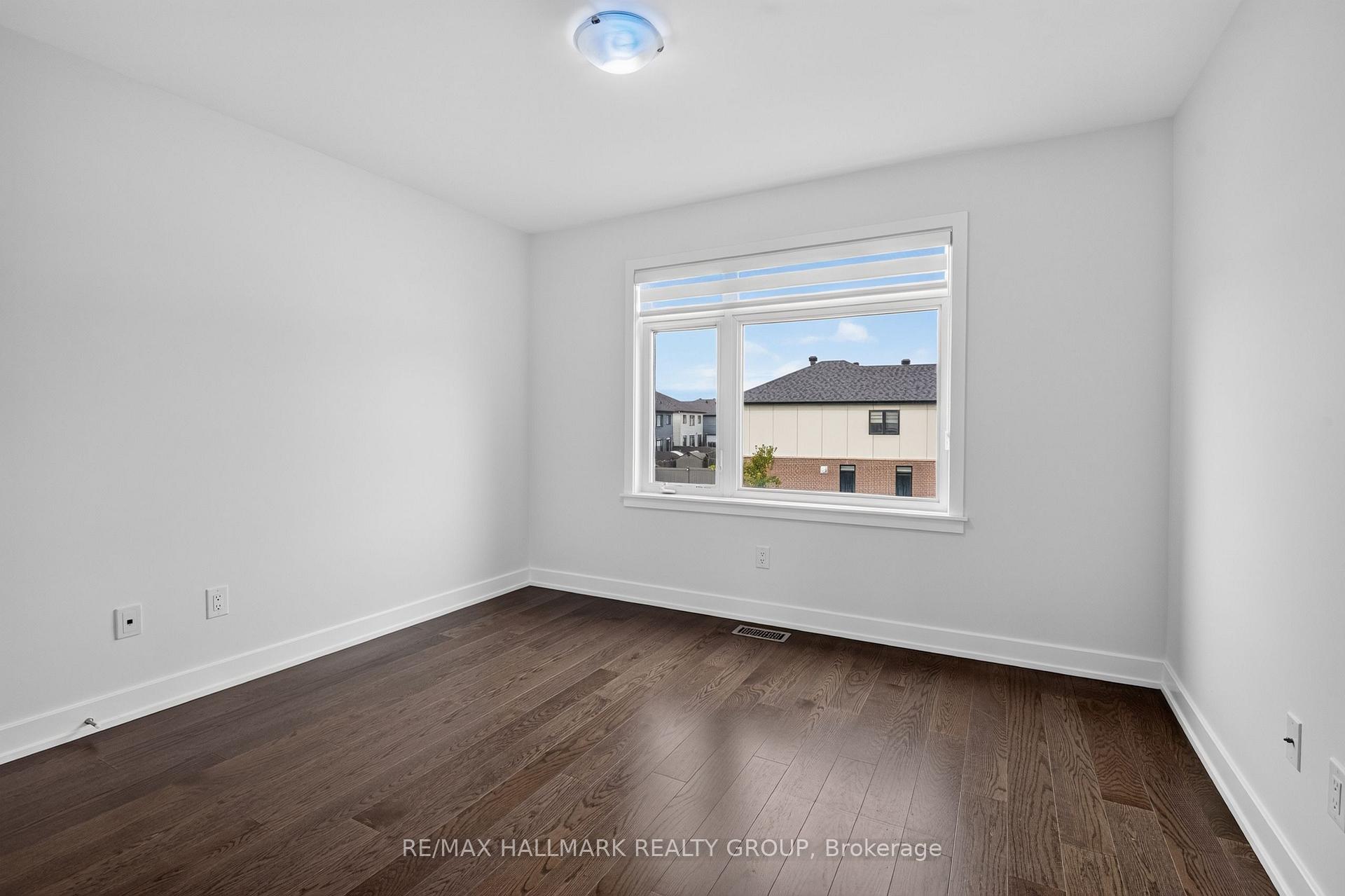 Photo 34 of 1033 Hydrangea Avenue, Ottawa, Riverside South/Gloucester Glen — HOMEH