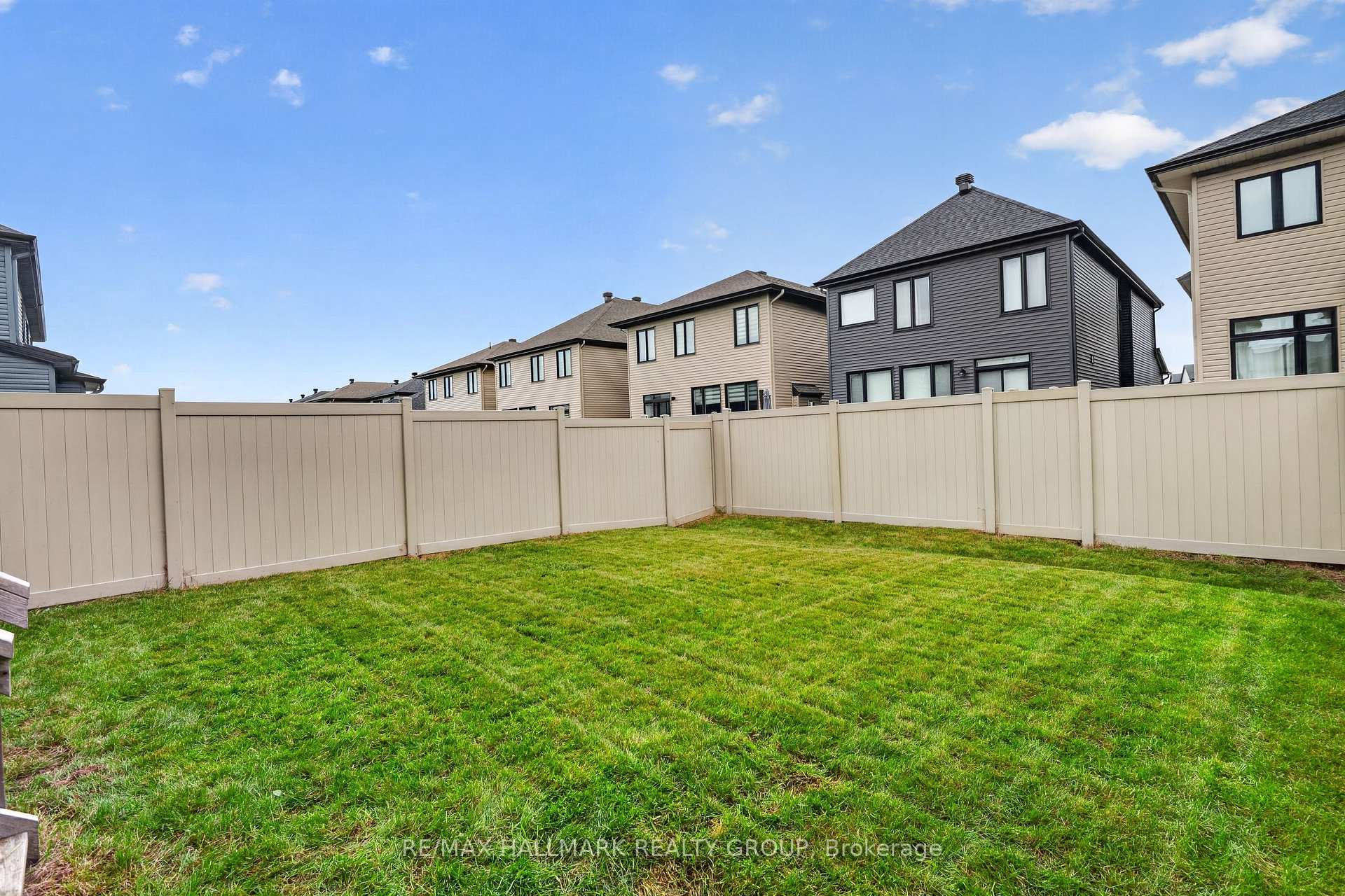Photo 44 of 1033 Hydrangea Avenue, Ottawa, Riverside South/Gloucester Glen — HOMEH