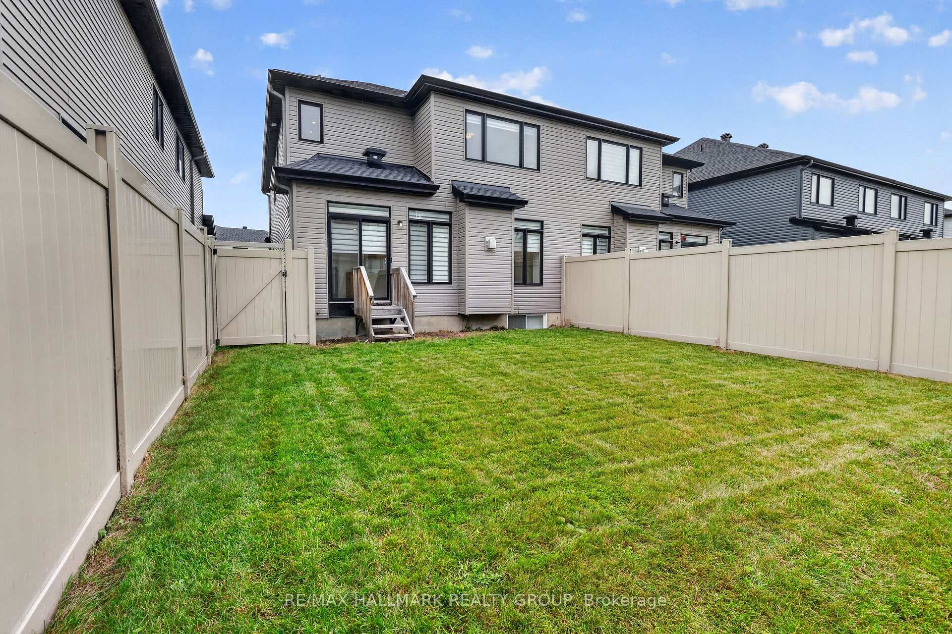 Photo 47 of 1033 Hydrangea Avenue, Ottawa, Riverside South/Gloucester Glen — HOMEH